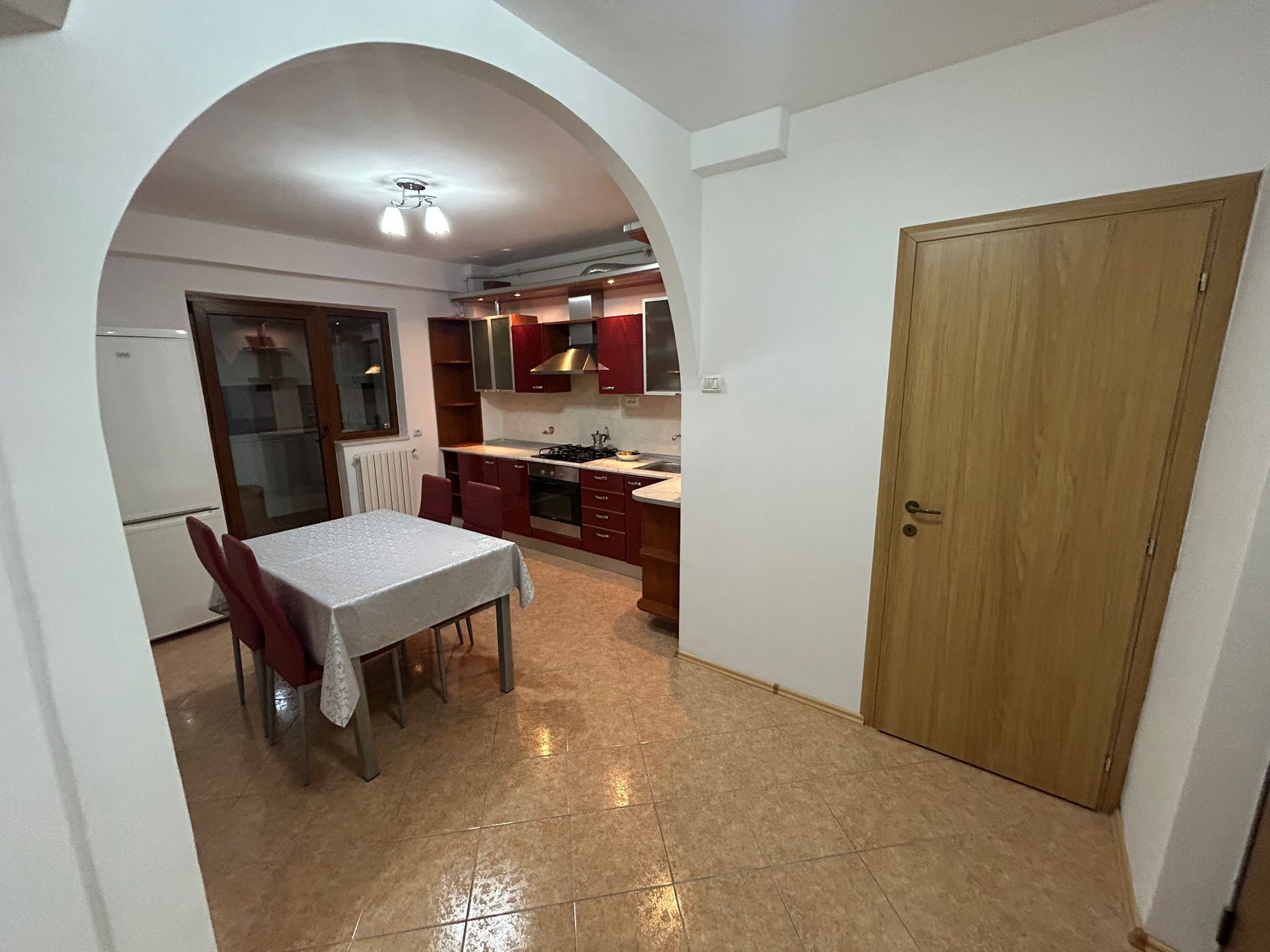 Apartament 2 camere, decomandat - zona Centru — fotografia 5