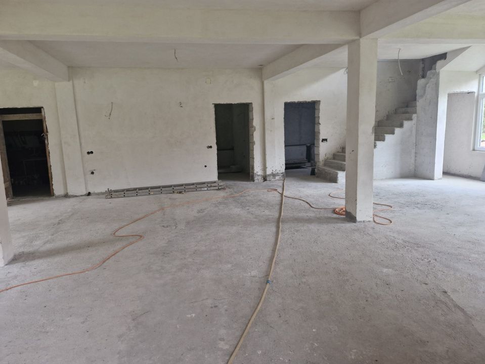 Casă frumoasă - zonă liniștită — fotografia 4