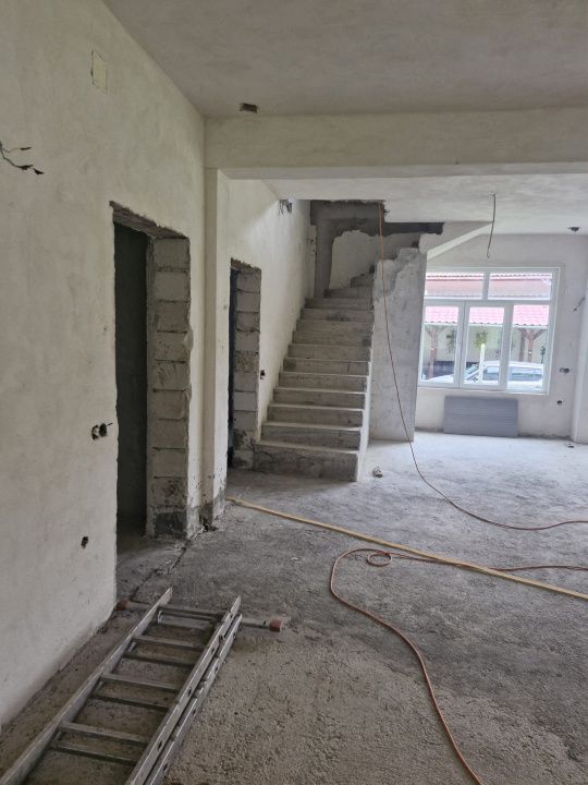 Casă frumoasă - zonă liniștită — fotografia 5