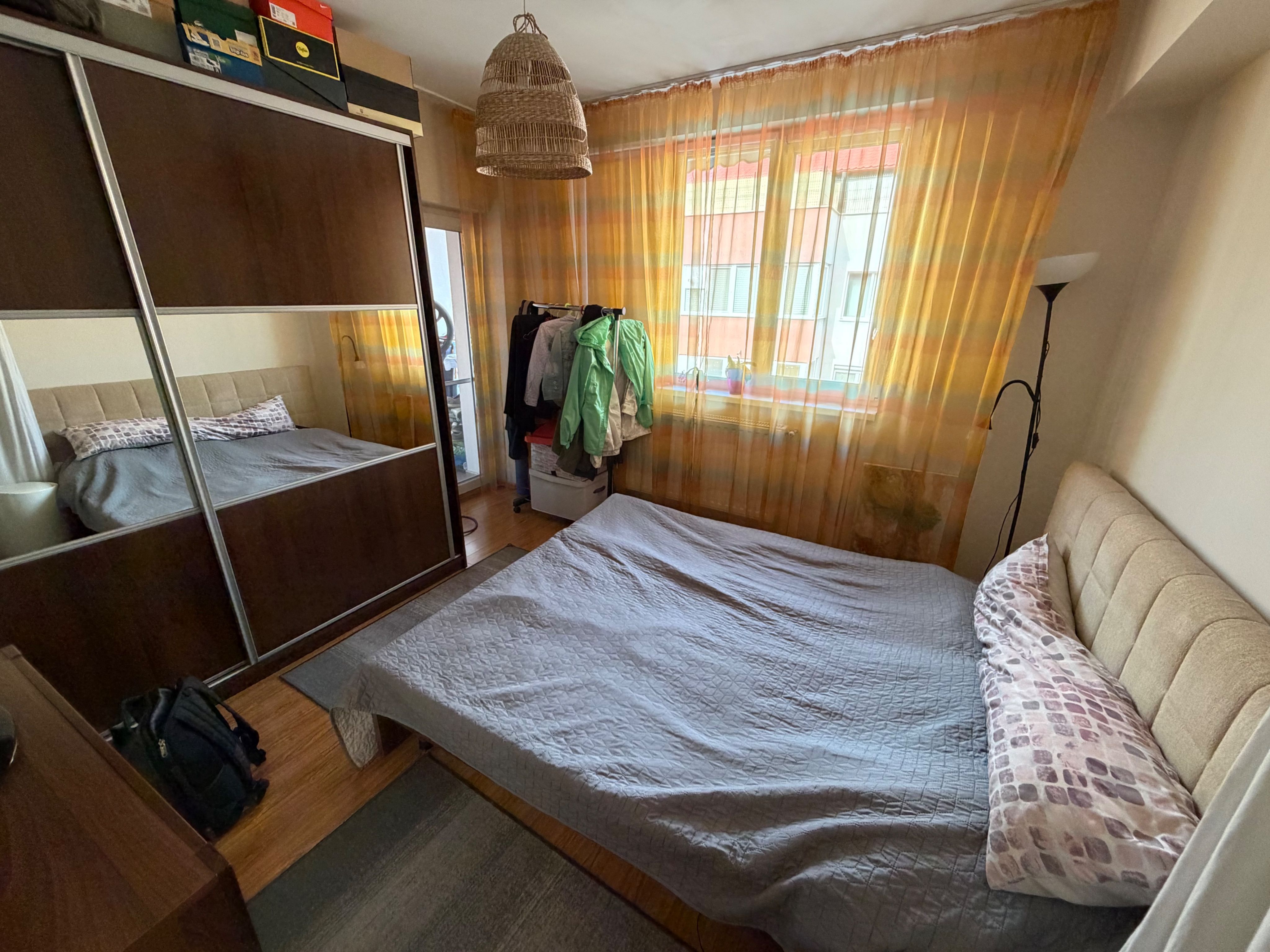 Apartament 3 camere cu scara interioara, zona Centru — fotografia 3