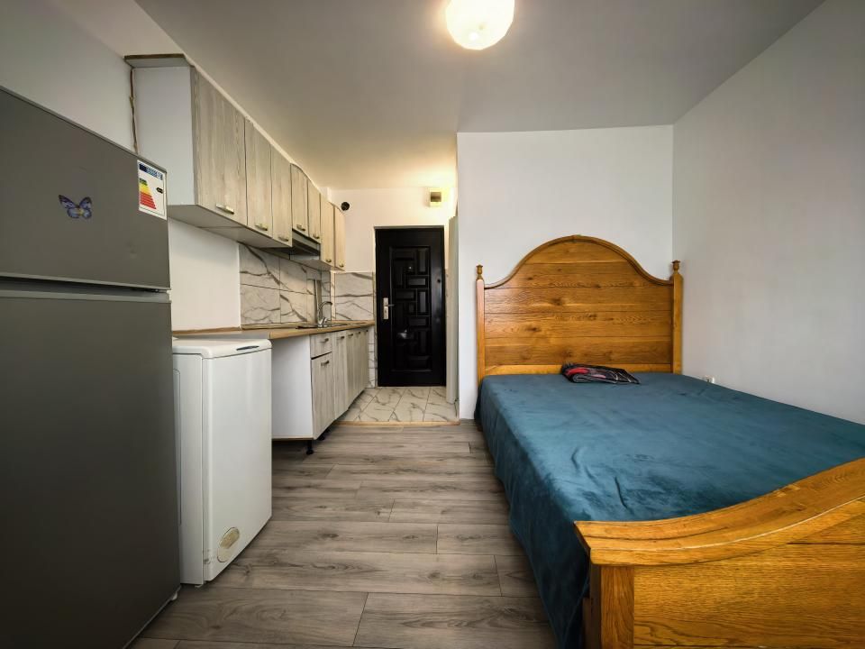 Cameră cămin 16 mp baie proprie mobilat și utilată renovată — fotografia 3