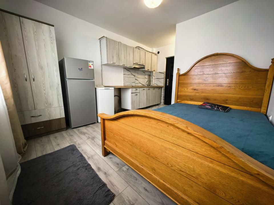 Cameră cămin 16 mp baie proprie mobilat și utilată renovată — fotografia 4