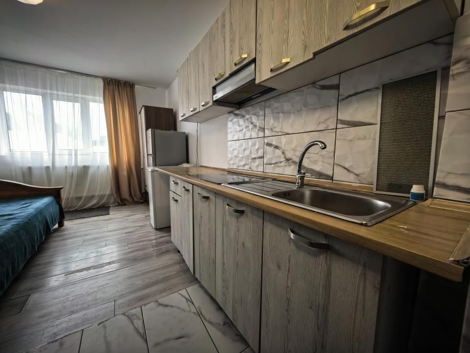 Cameră cămin 16 mp baie proprie mobilat și utilată renovată — fotografia 5