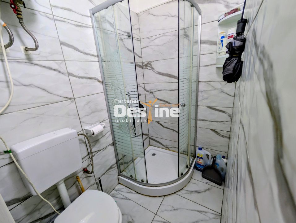 Cameră cămin 16 mp baie proprie mobilat și utilată renovată — fotografia 6