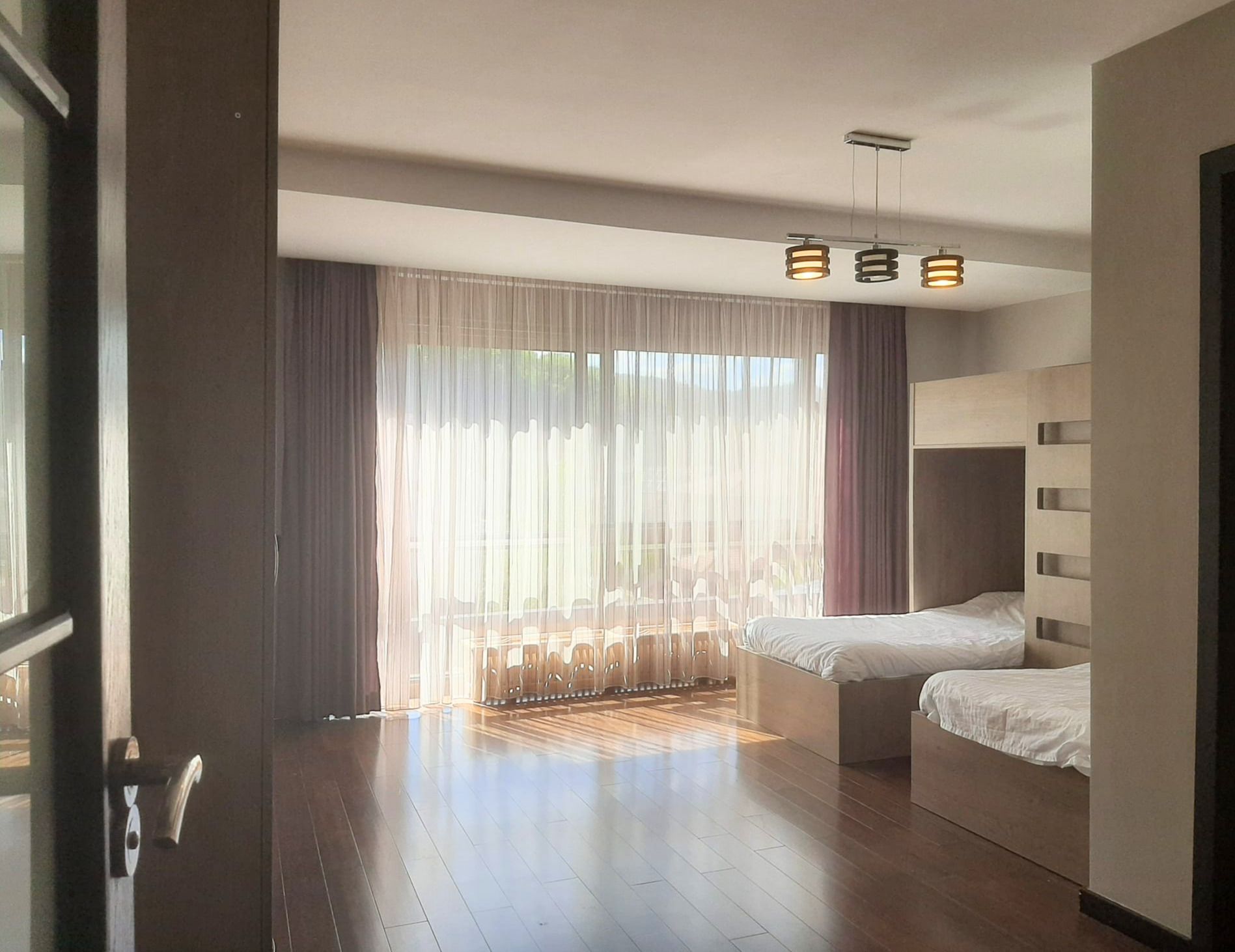 Vilă de lux cu vedere spectaculoasă spre Tâmpa  Green Valley zona Noua — fotografia 14