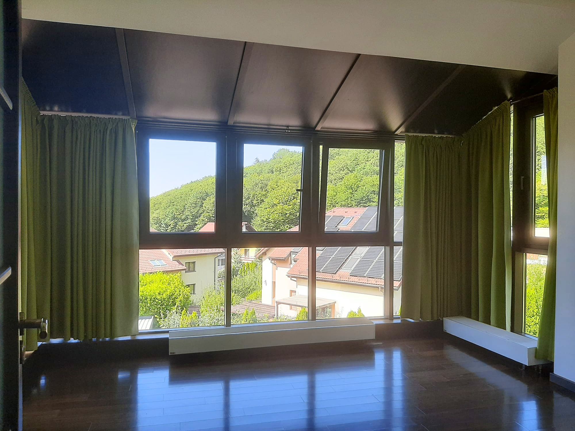 Vilă de lux cu vedere spectaculoasă spre Tâmpa  Green Valley zona Noua — fotografia 32