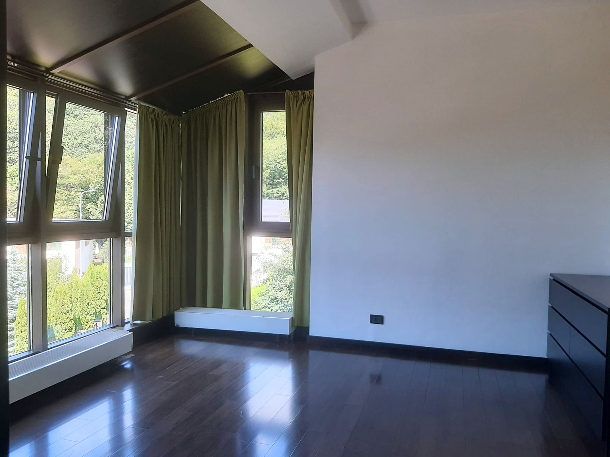 Vilă de lux cu vedere spectaculoasă spre Tâmpa  Green Valley zona Noua — fotografia 35