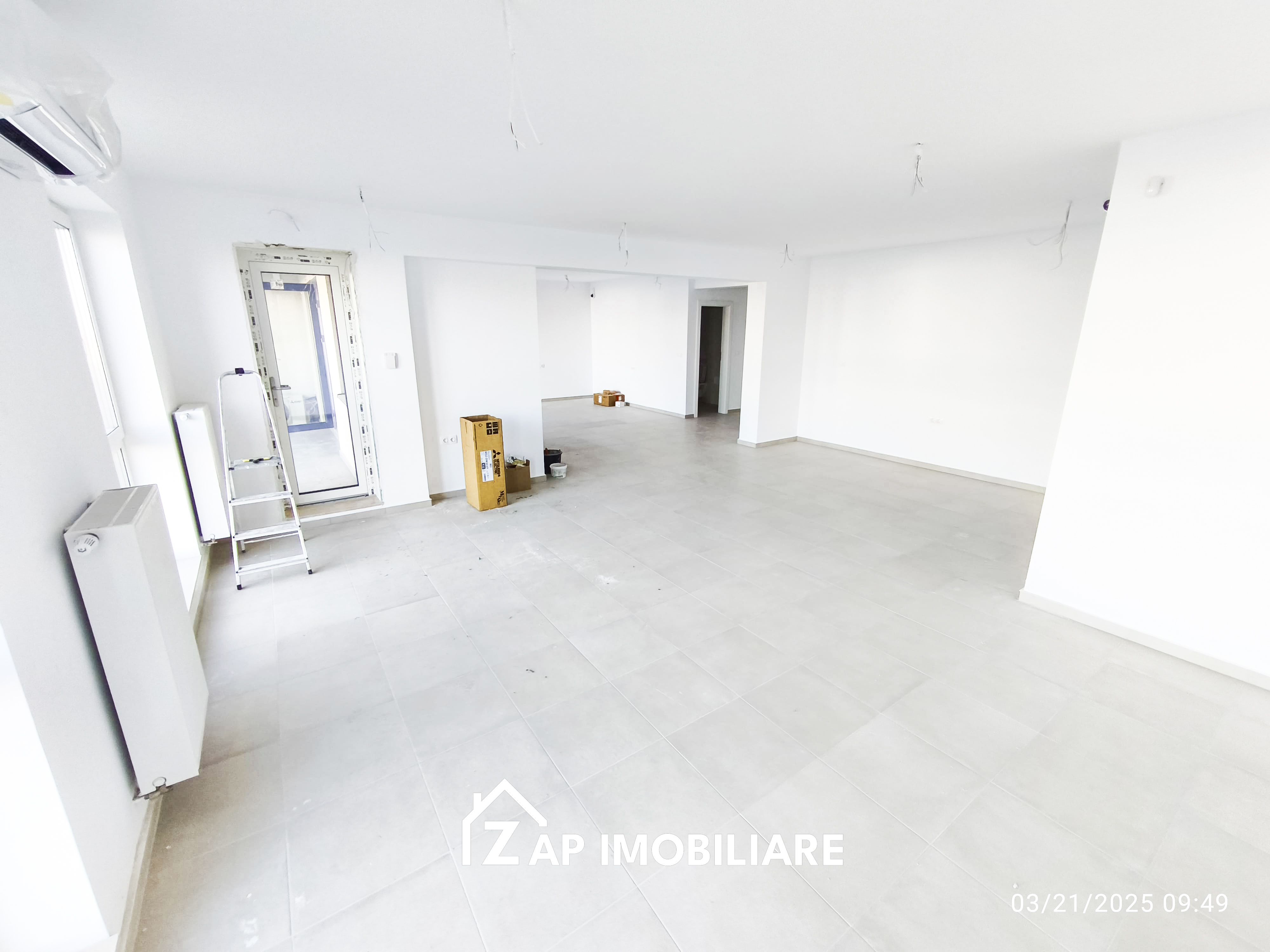 Maurer - Spatiu comercial - Parter - 91 mp, 2 toalete si balcon