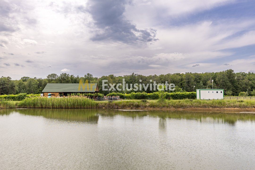 Afacere functionala - MOTEL si CAMPING cu terasa, piscina si lacuri pescuit — fotografia 5
