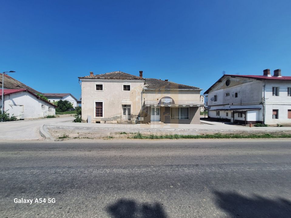 Casa si centru comercial Bod Colonie
