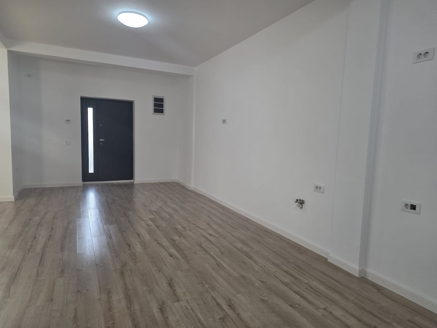 Vilă de Lux P+1 în Tunari –5 Camere, Finisaje Premium — fotografia 7