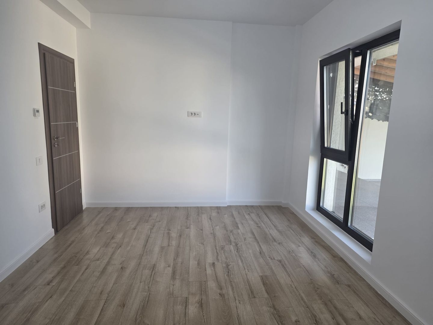 Vilă de Lux P+1 în Tunari –5 Camere, Finisaje Premium — fotografia 9