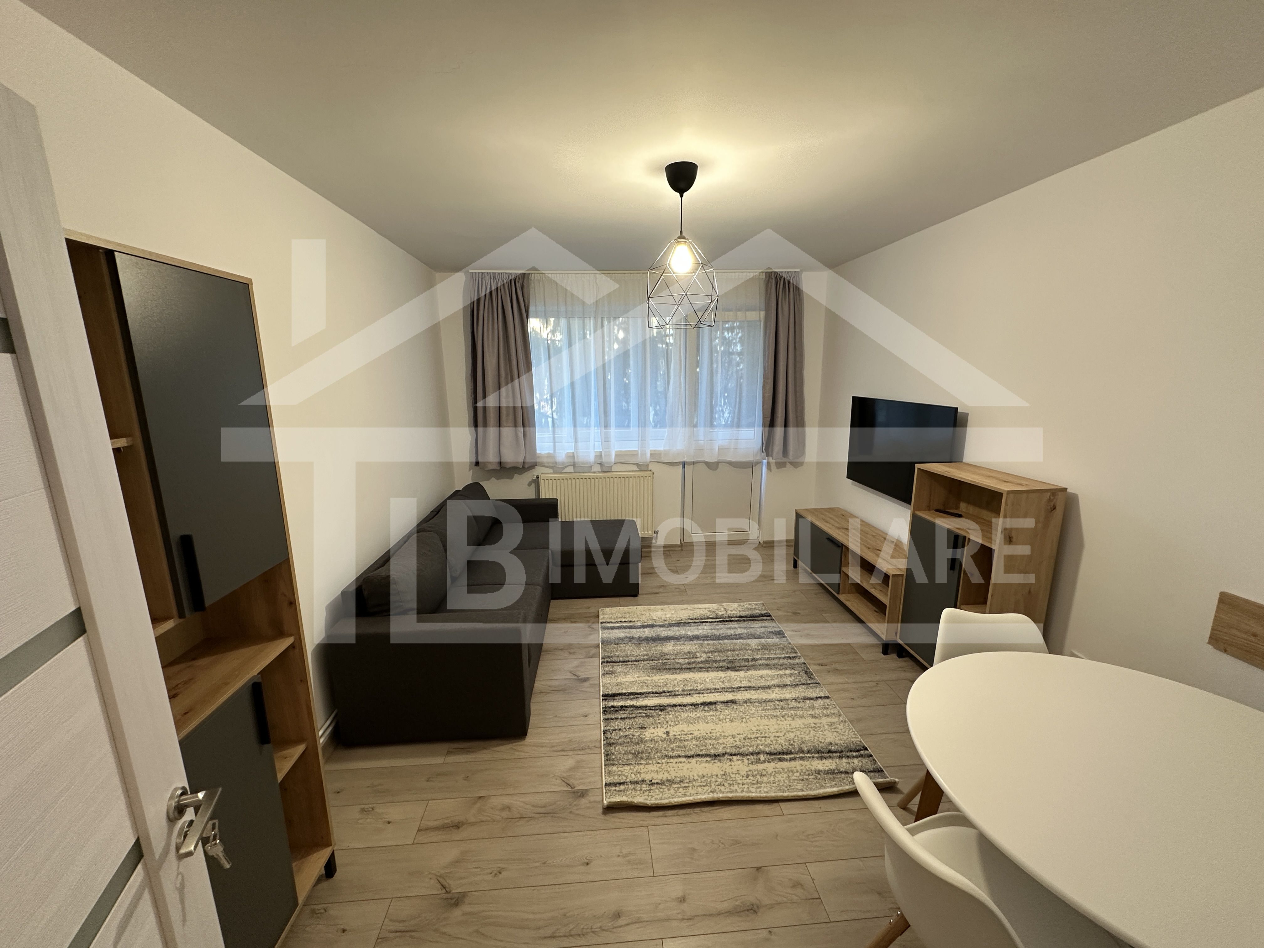 Apartament cu 2 camere, 40mp, Zona Semi-Central