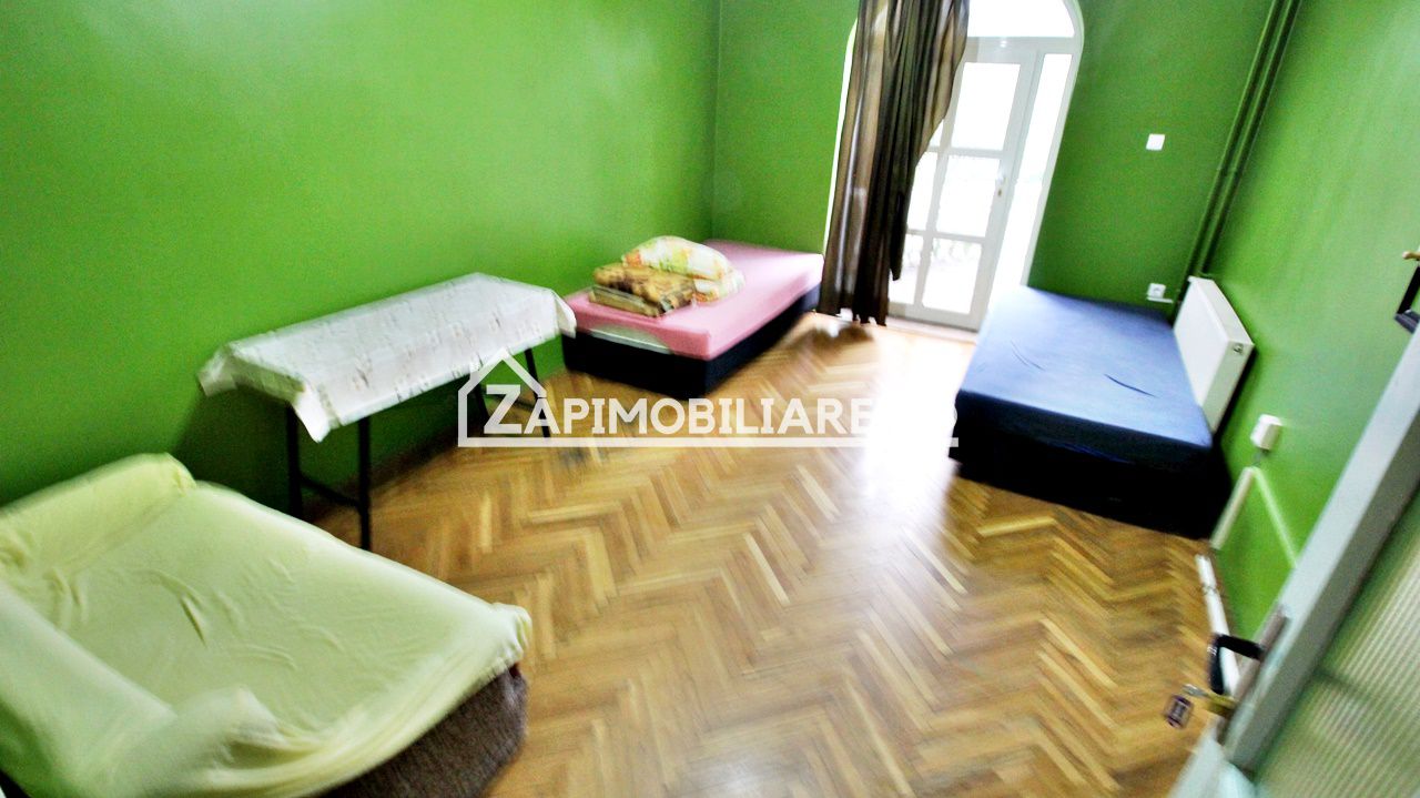 Cazare muncitori 10 camere,3 bucătării,5 băi,10.000 mp teren — fotografia 2