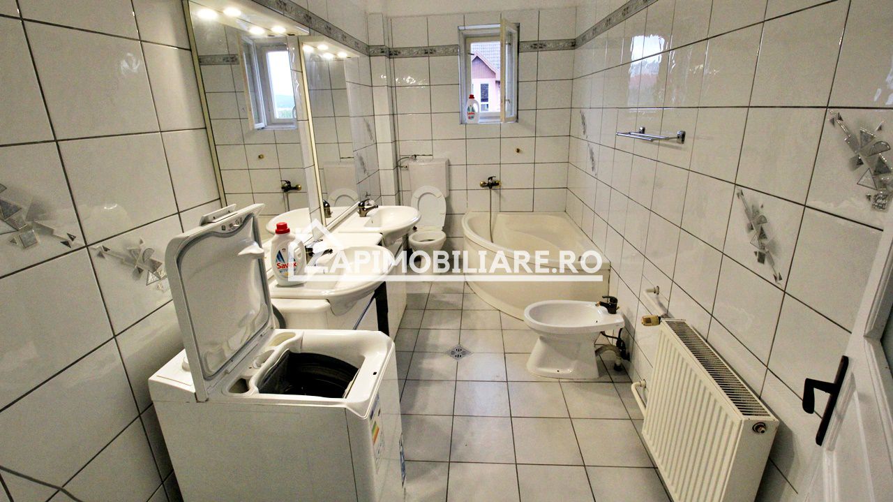 Cazare muncitori 10 camere,3 bucătării,5 băi,10.000 mp teren — fotografia 5