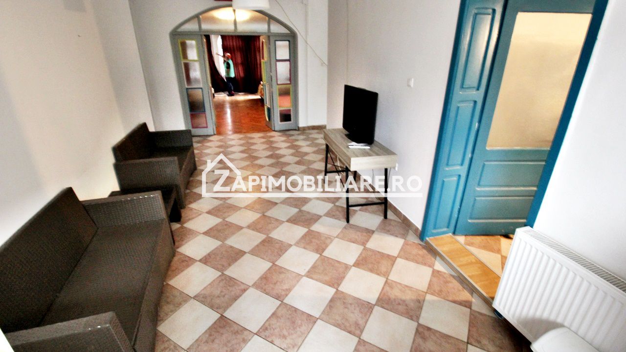 Cazare muncitori 10 camere,3 bucătării,5 băi,10.000 mp teren — fotografia 9