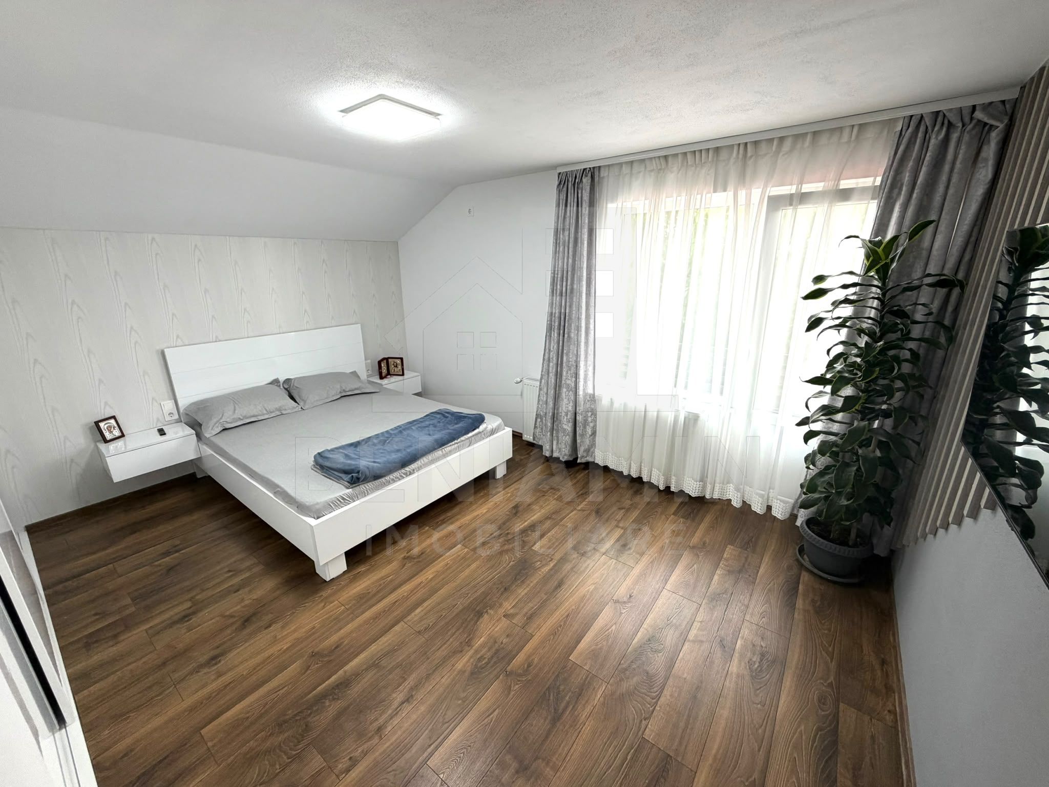 Casa moderna P+1- 3 dormitoare - centrala - mobilata utilata - Carcea — fotografia 5