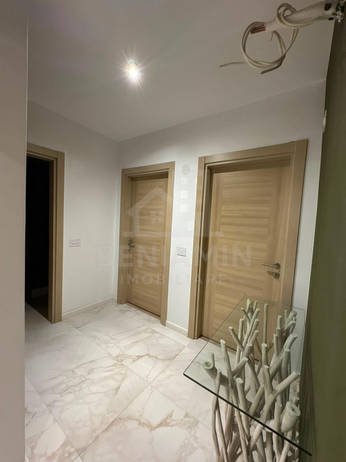 3Camere- 93mp-Ultrafinisat-2Bai-Bloc Nou-Rovine-Bacriz-Comision 0 — fotografia 10