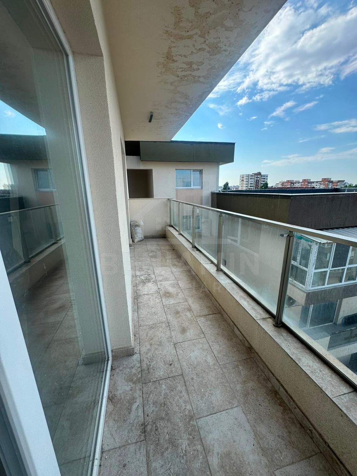 3Camere- 93mp-Ultrafinisat-2Bai-Bloc Nou-Rovine-Bacriz-Comision 0 — fotografia 11