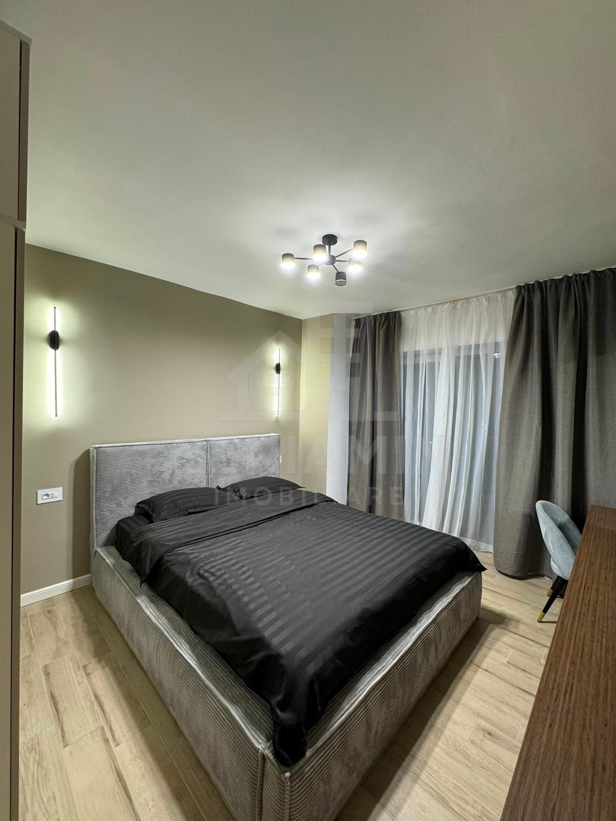 3Camere- 93mp-Ultrafinisat-2Bai-Bloc Nou-Rovine-Bacriz-Comision 0 — fotografia 3