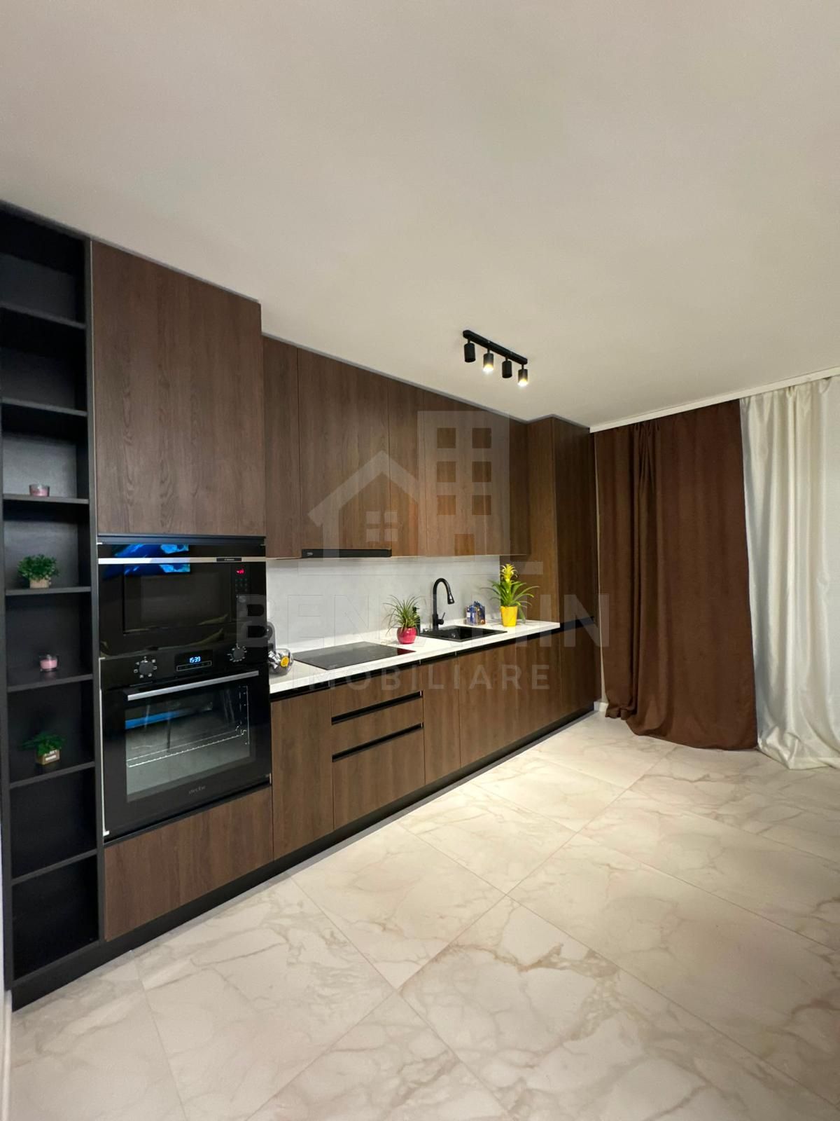 3Camere- 93mp-Ultrafinisat-2Bai-Bloc Nou-Rovine-Bacriz-Comision 0 — fotografia 6