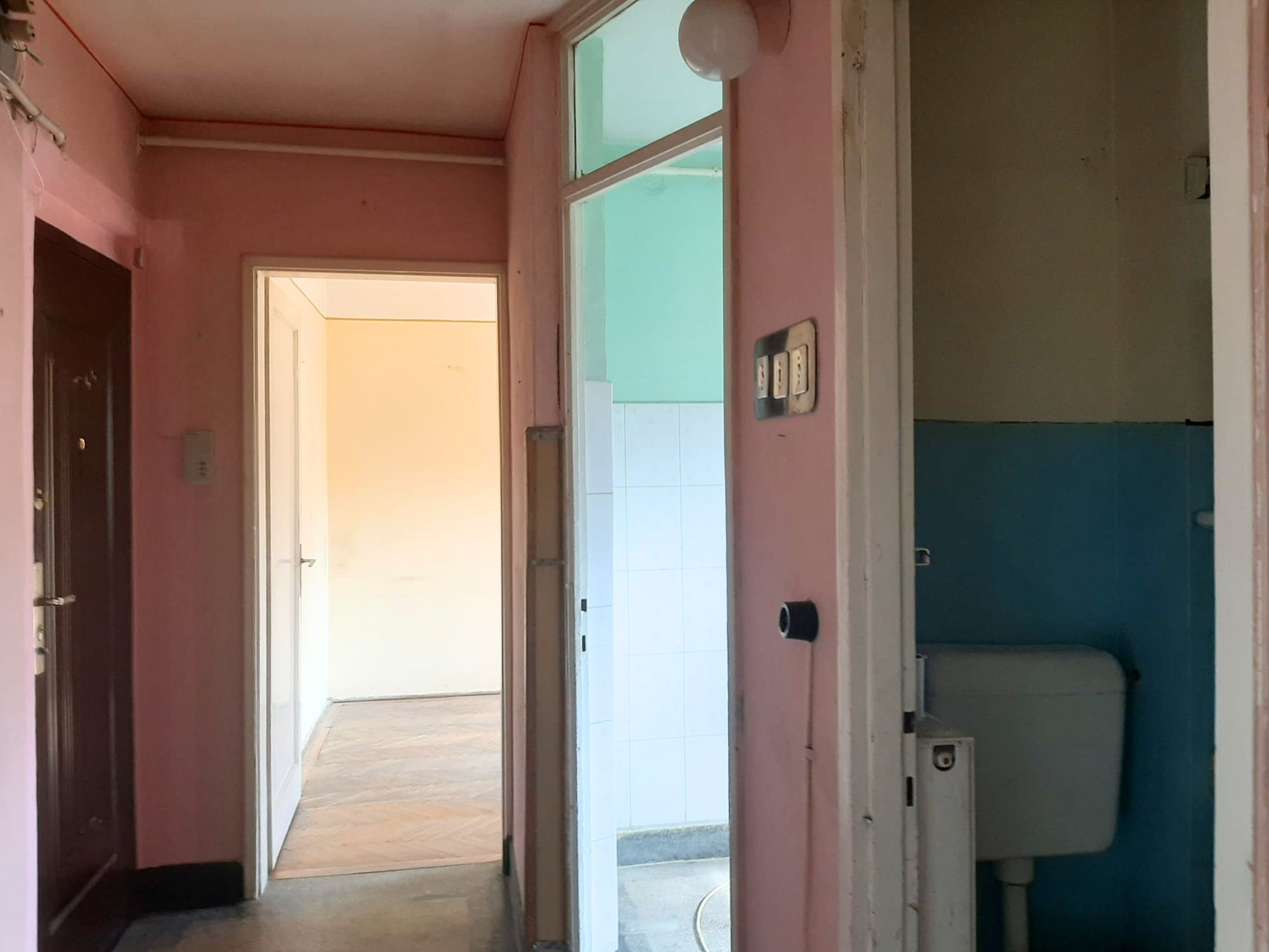 Apartament 2 camere 89000 EUR etaj intermediar foarte aproape de piata Astra — fotografia 14