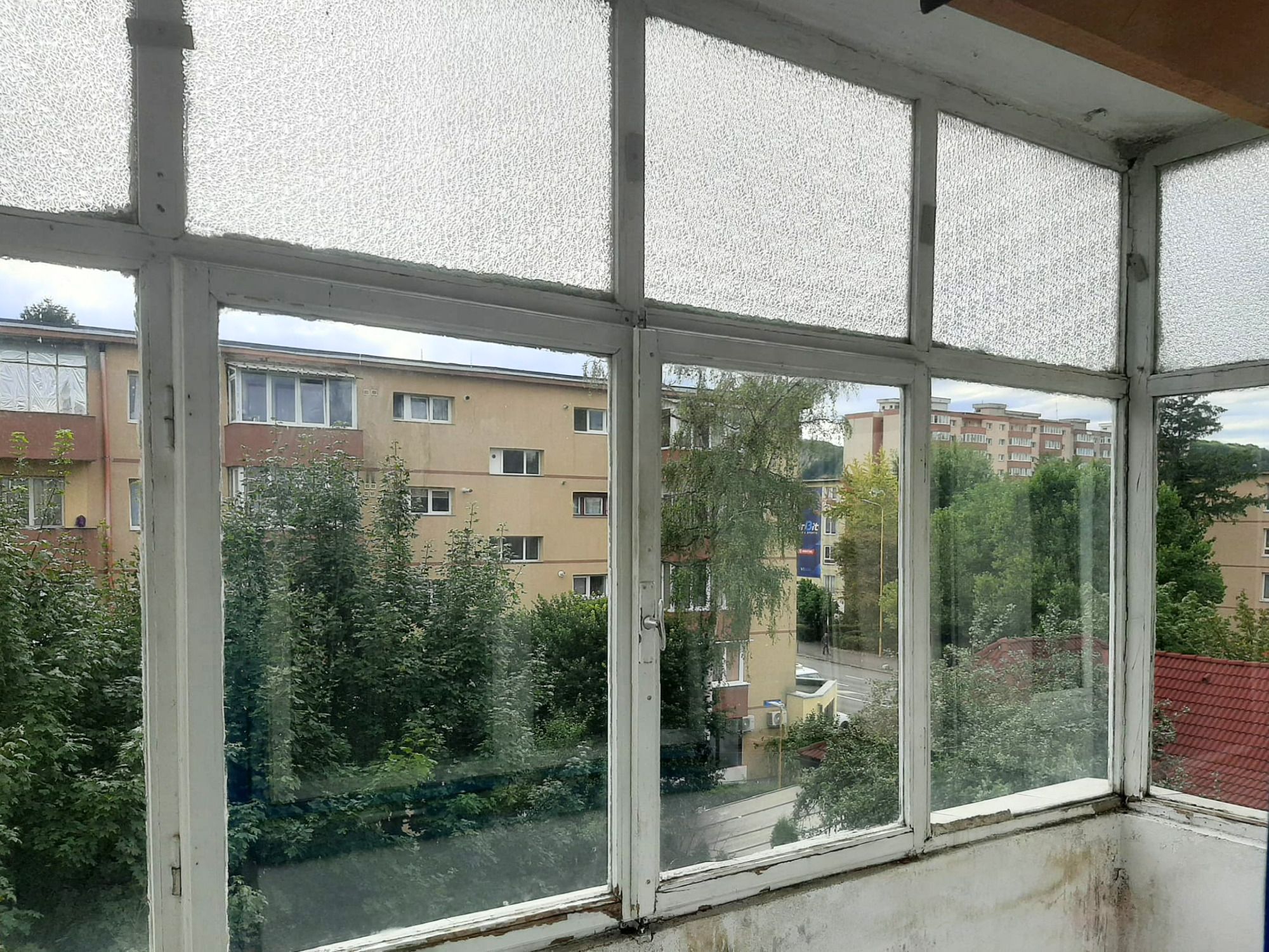 Apartament 2 camere 89000 EUR etaj intermediar foarte aproape de piata Astra — fotografia 4
