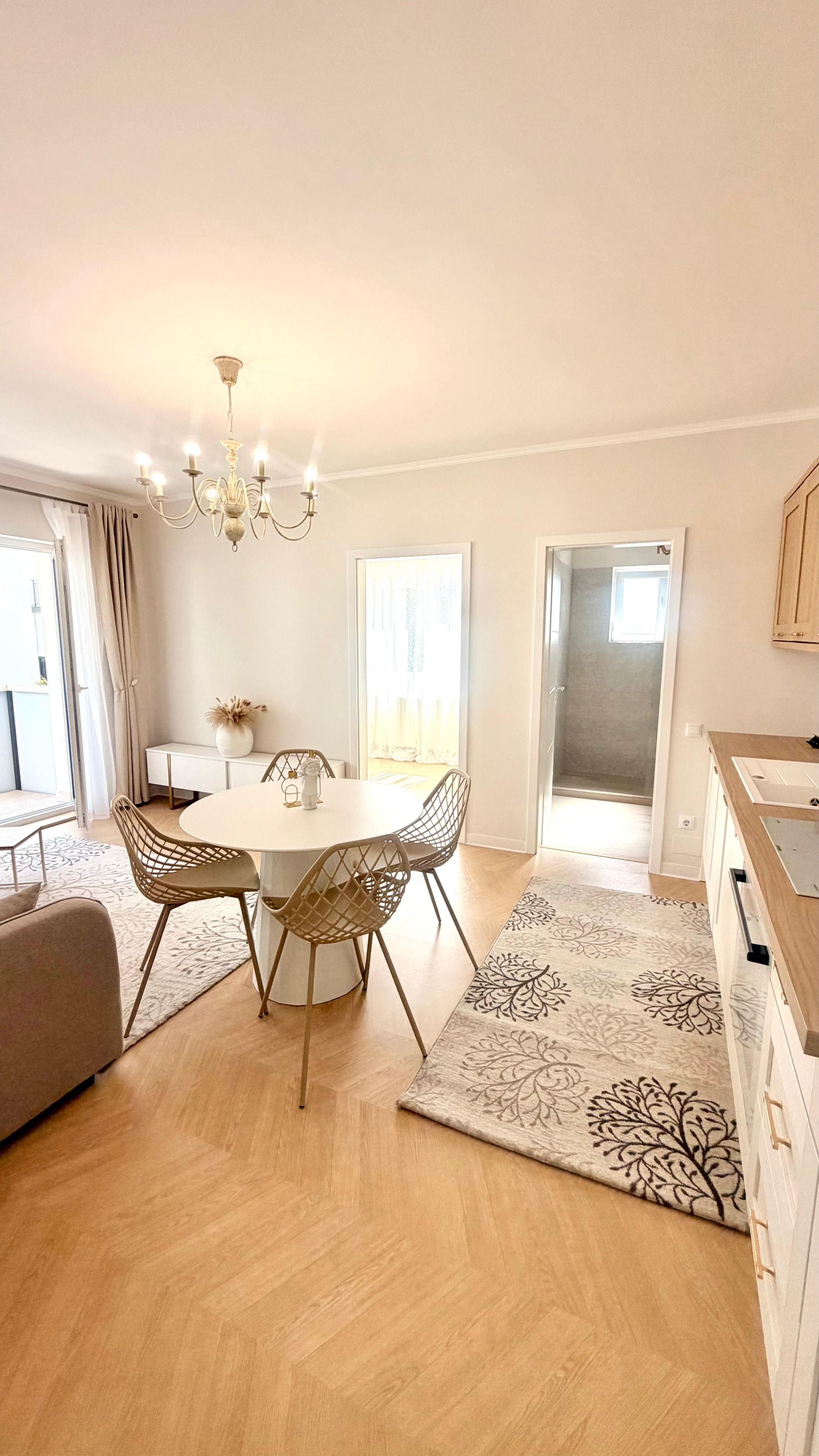 Apartament finisat 3 camere I Zona TERRA I Floresti — fotografia 3