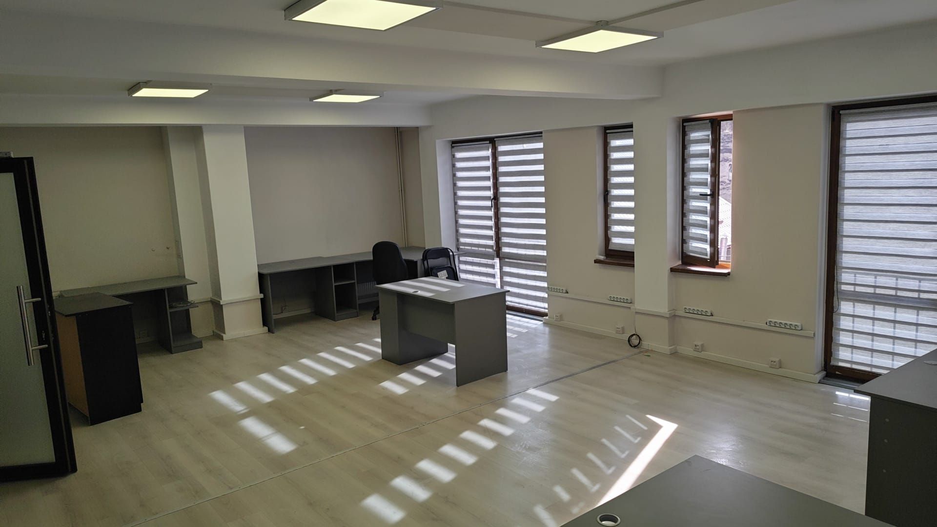 Spatii de birou 60 mp si 100 mp. cu parcare,zona Centrală — fotografia 3