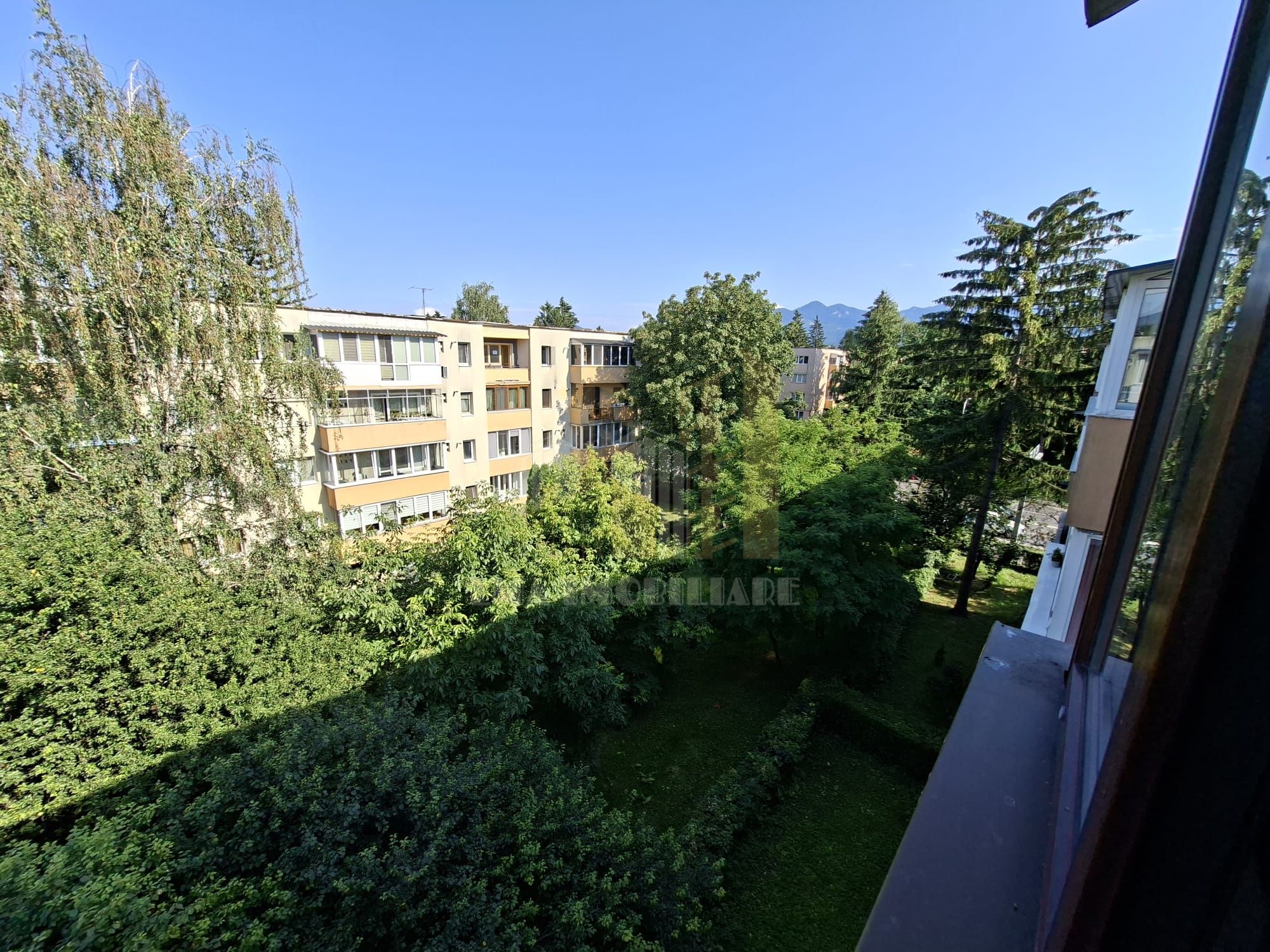 Apartament 2 camere semidecomandat Zizinului Brasov — fotografia 9