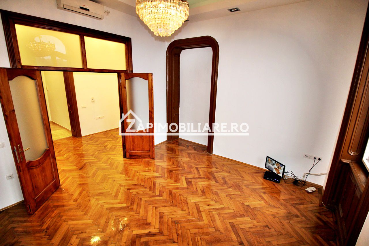Spatiu de birou 2 camere ,1 baie, zona Centrală