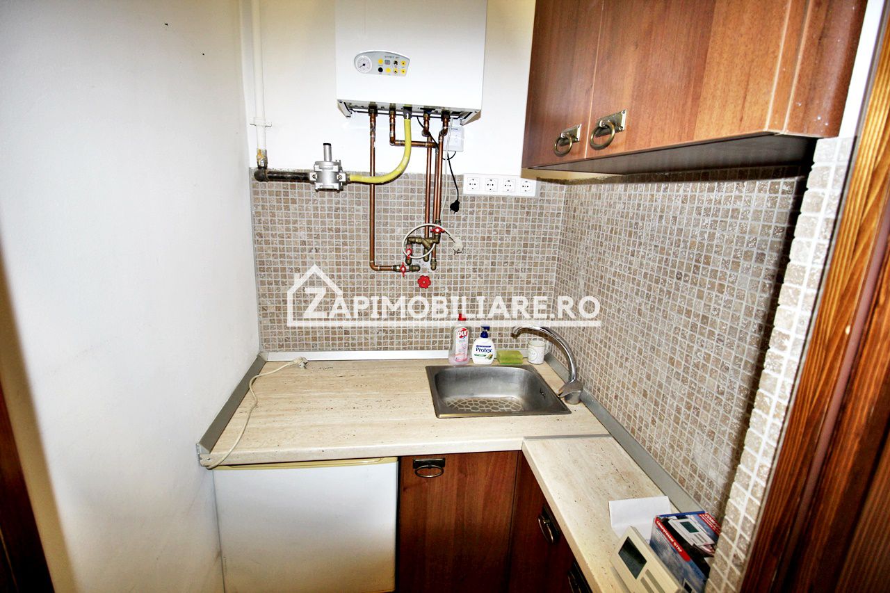 Spatiu de birou  2 camere ,1 baie, zona Centrală — fotografia 4