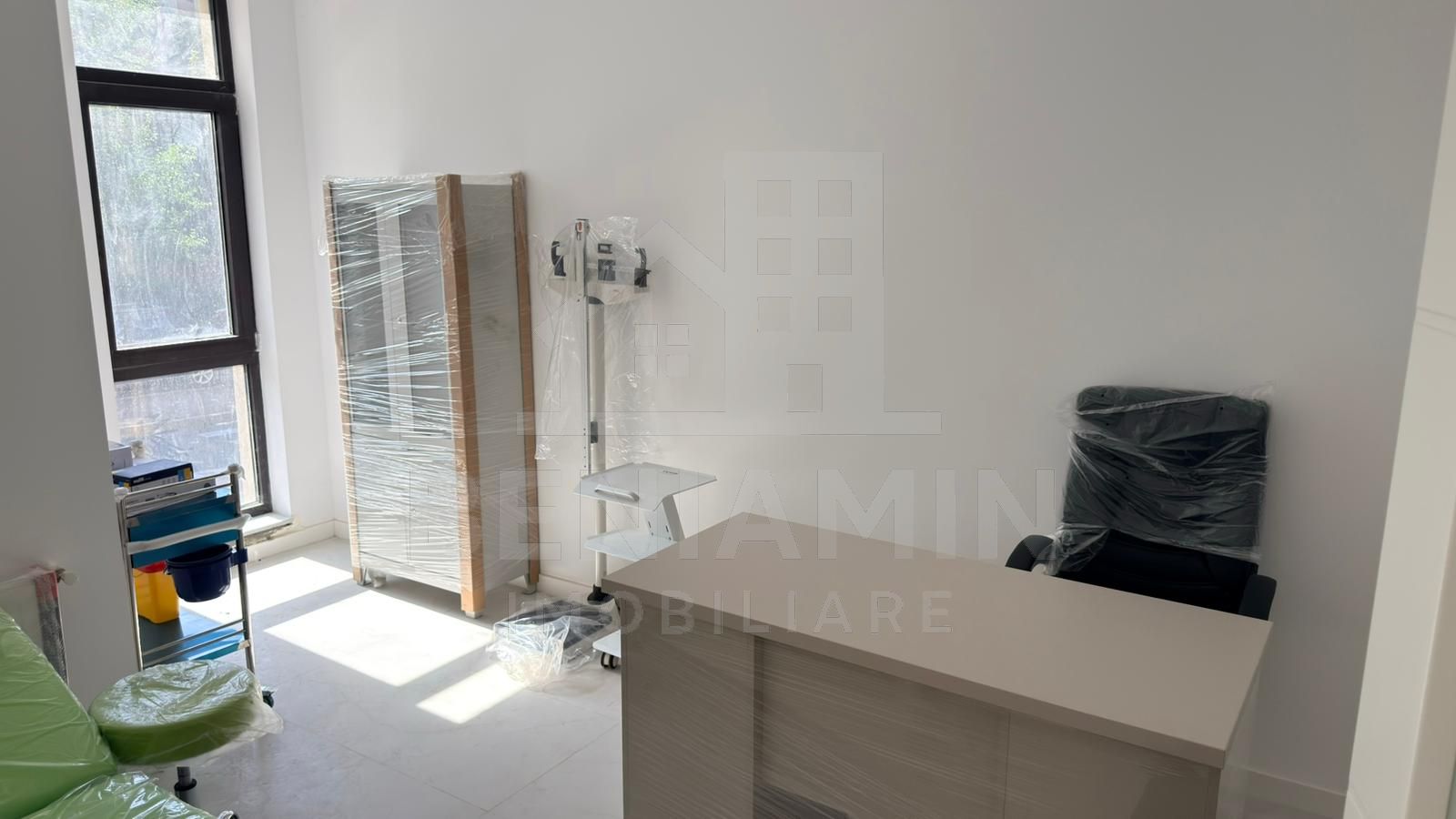 Spatiu 530mp-pentru-Policlinica-sau-Clinica-Medicala -Auchan Chimie — fotografia 4