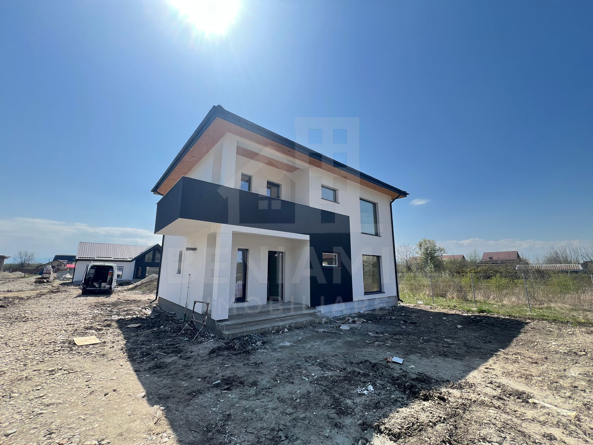 Casa-5 camere-P+1+P-147mp utili-600mp teren-Utilitati-Sanpetru — fotografia 3