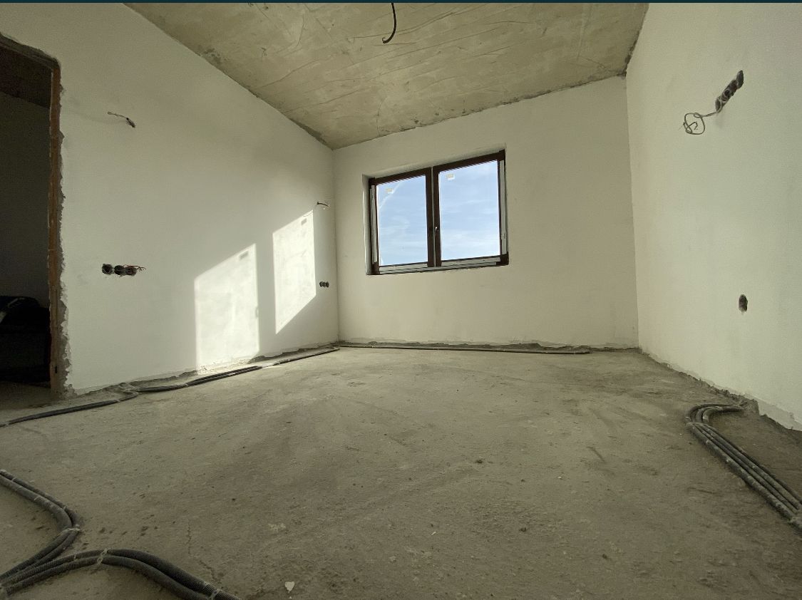 Casa semifinisata in Lazuri — fotografia 5