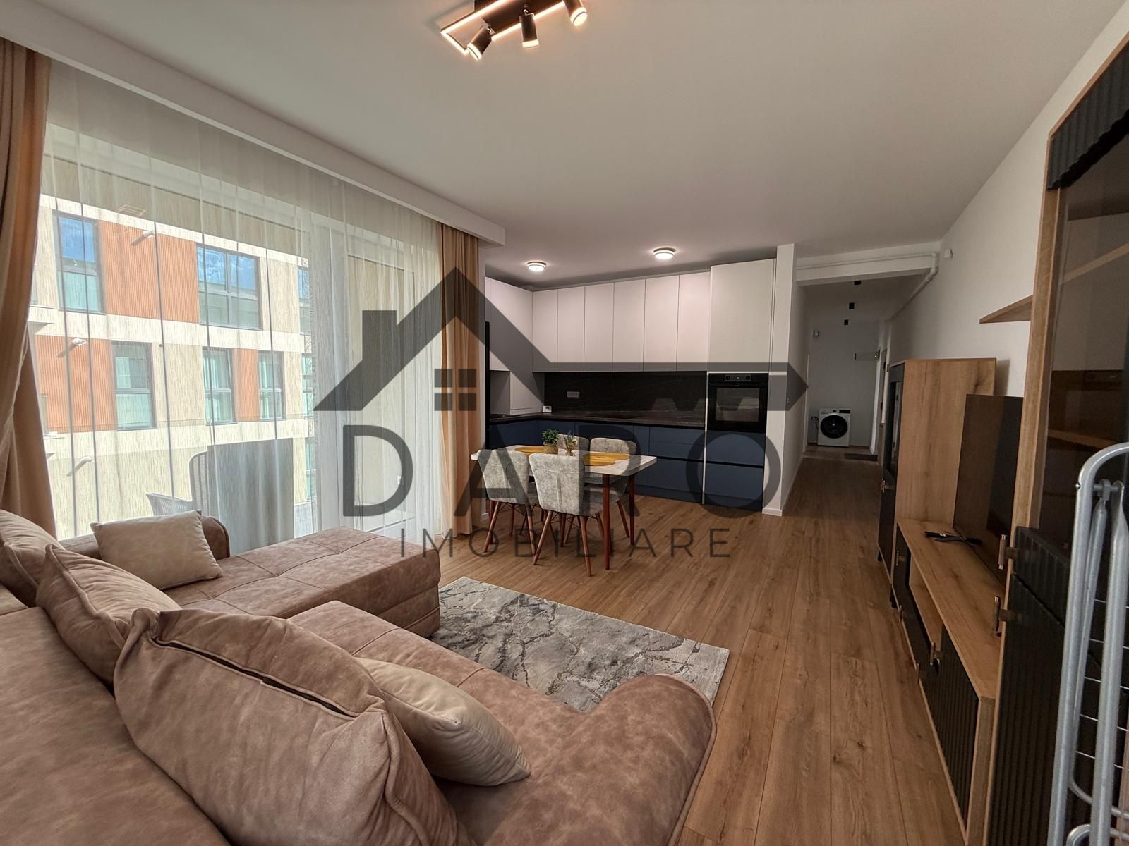 Inchiriez apartament cu 2 camere , bloc nou