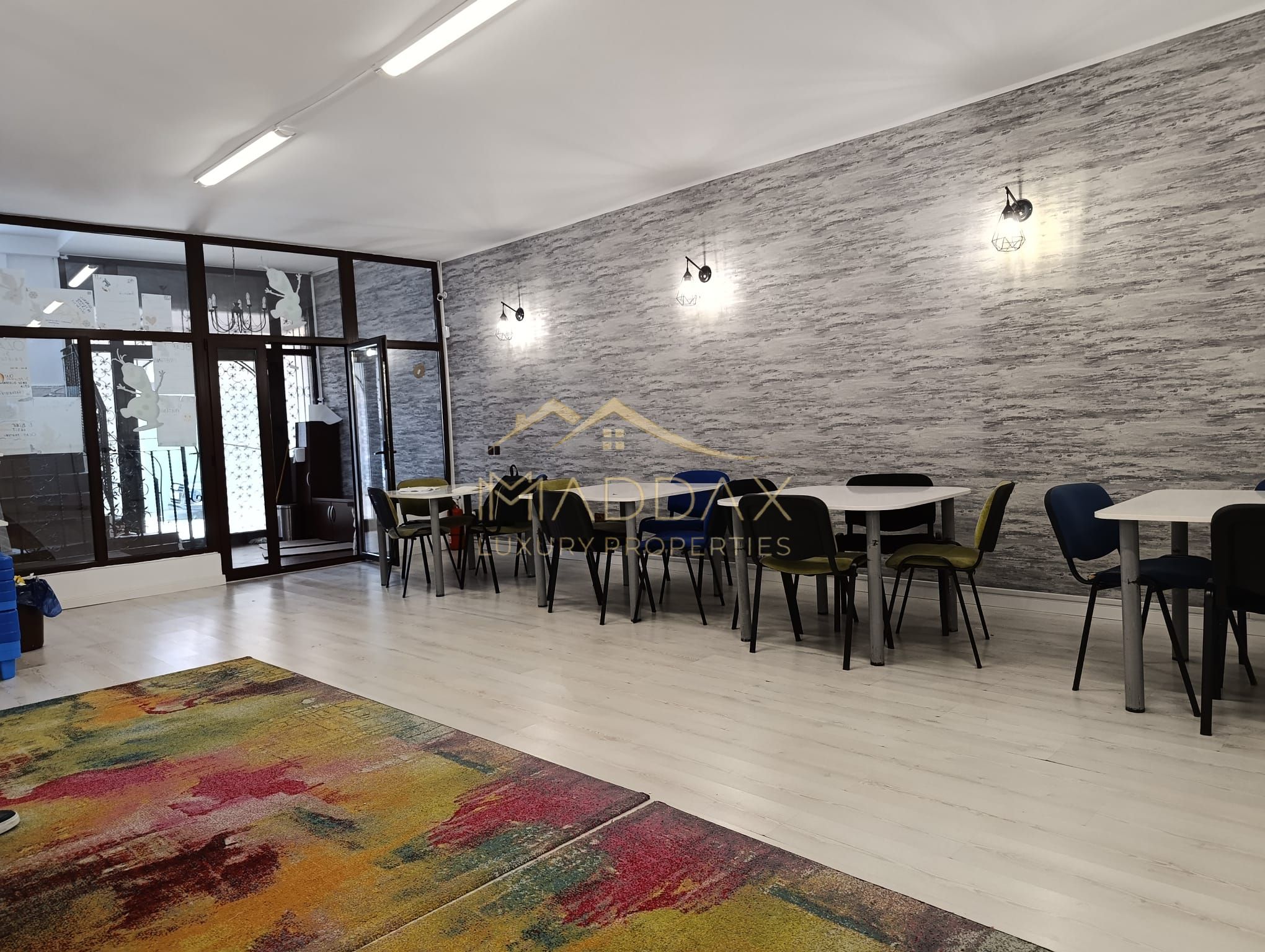 Vila cu 5 camere *276mp* // Zona Rahova