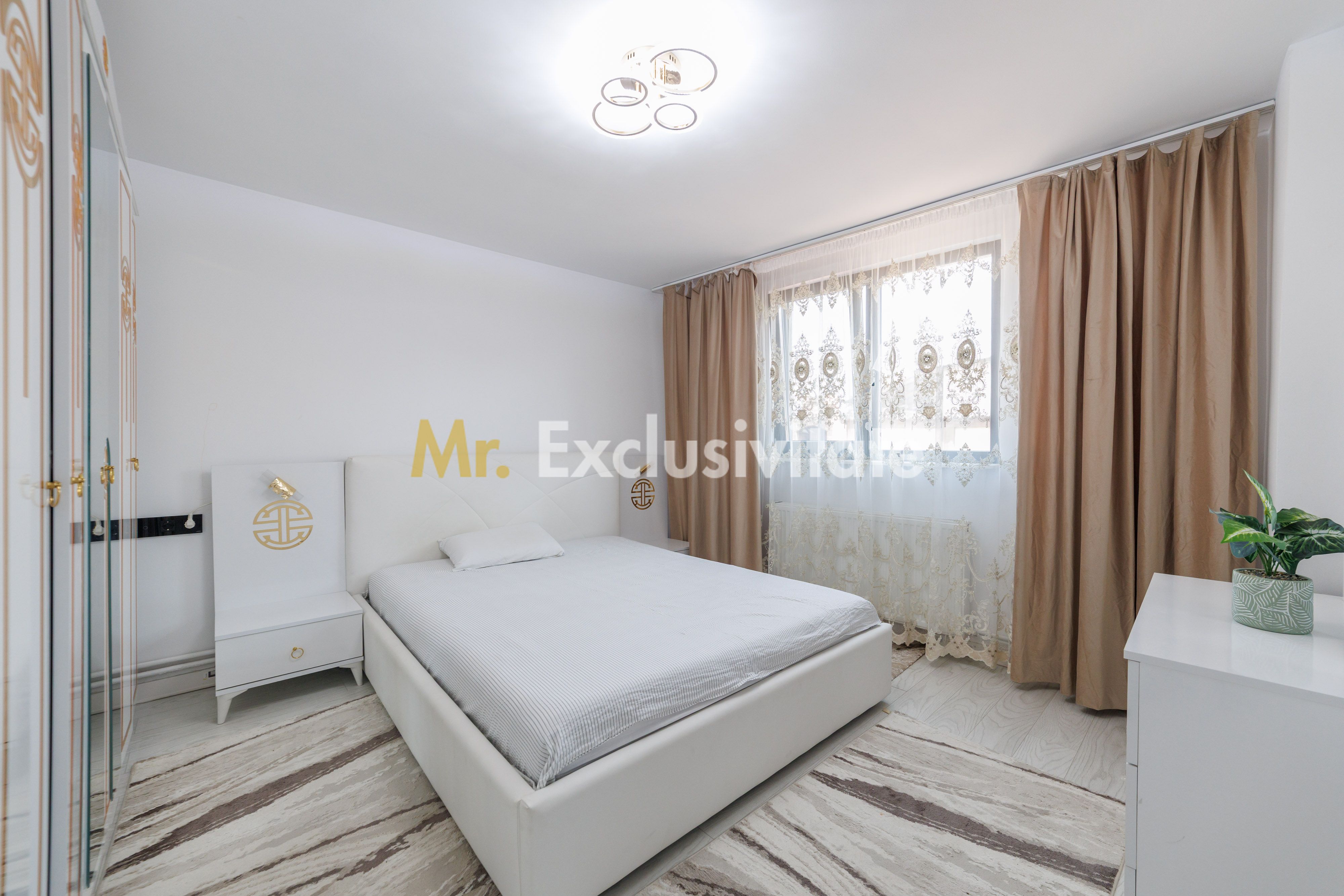 Proprietate cu 2 case si curte in Oarja, AG — fotografia 8