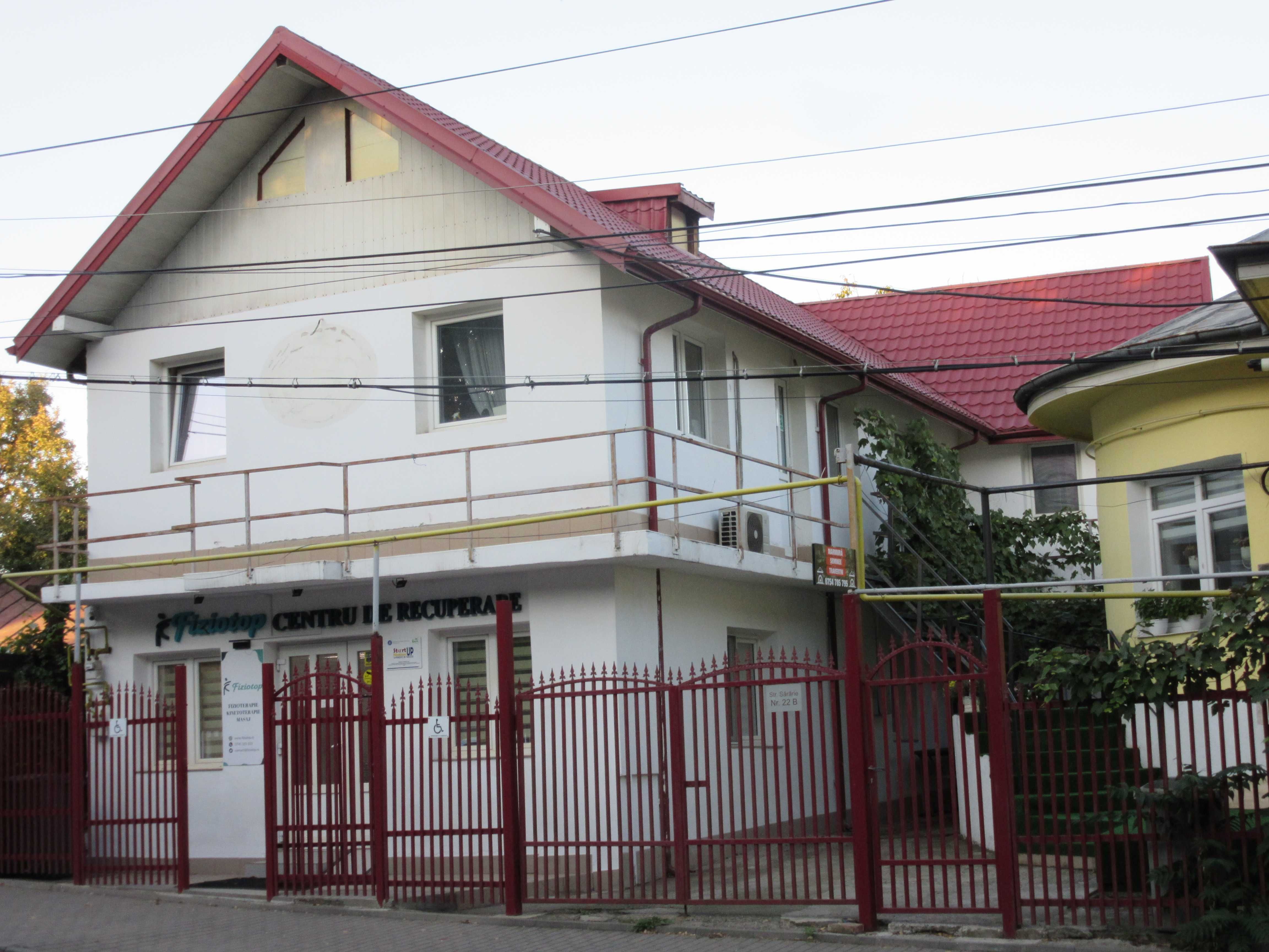 Casa situata in centru, in fata Lic. Economic nr. 1 — fotografia 3