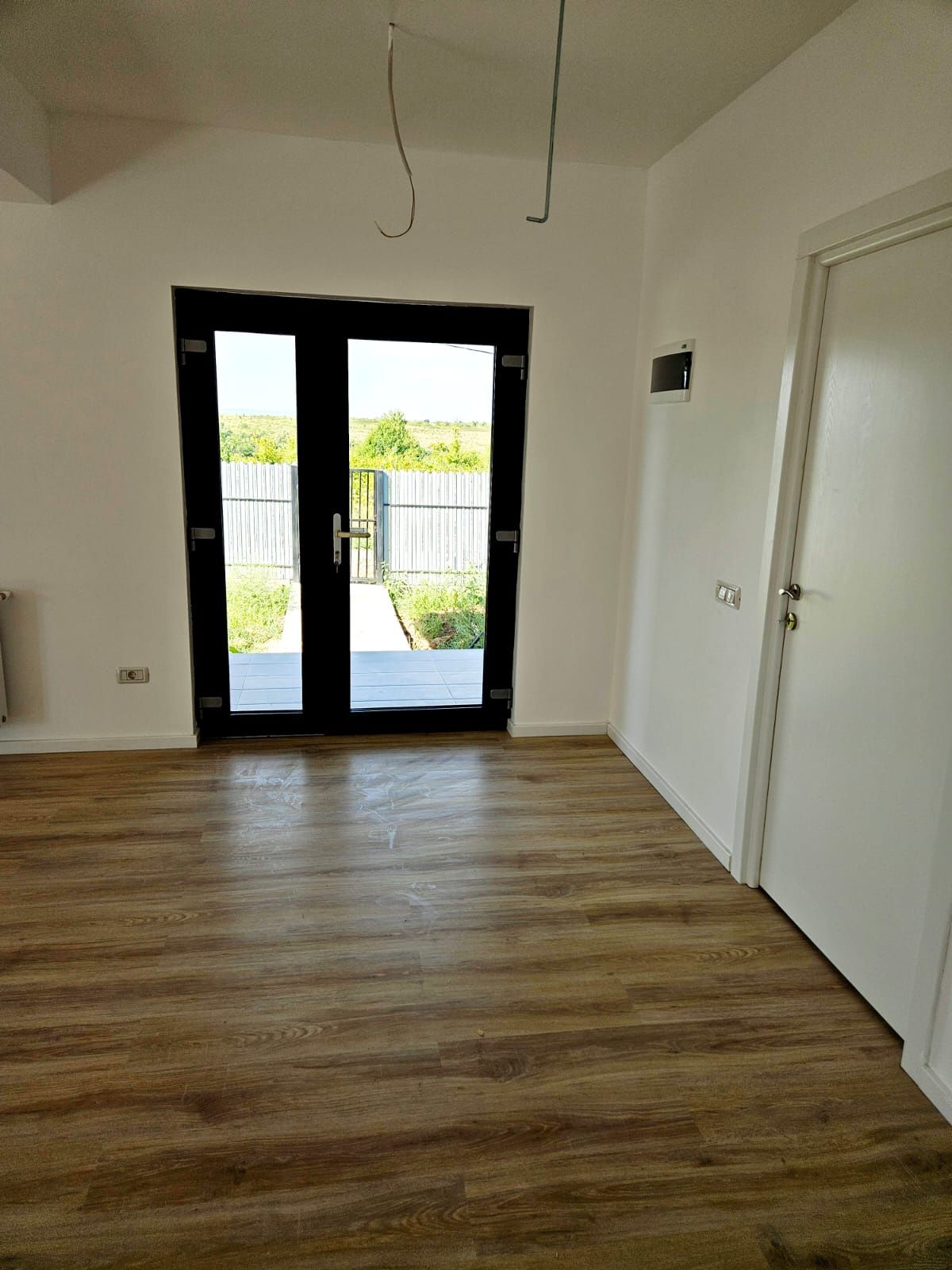 Casă VIȘAN, 3 camere decomandat 74 mp utili, teren 430 mp + parcare — fotografia 10