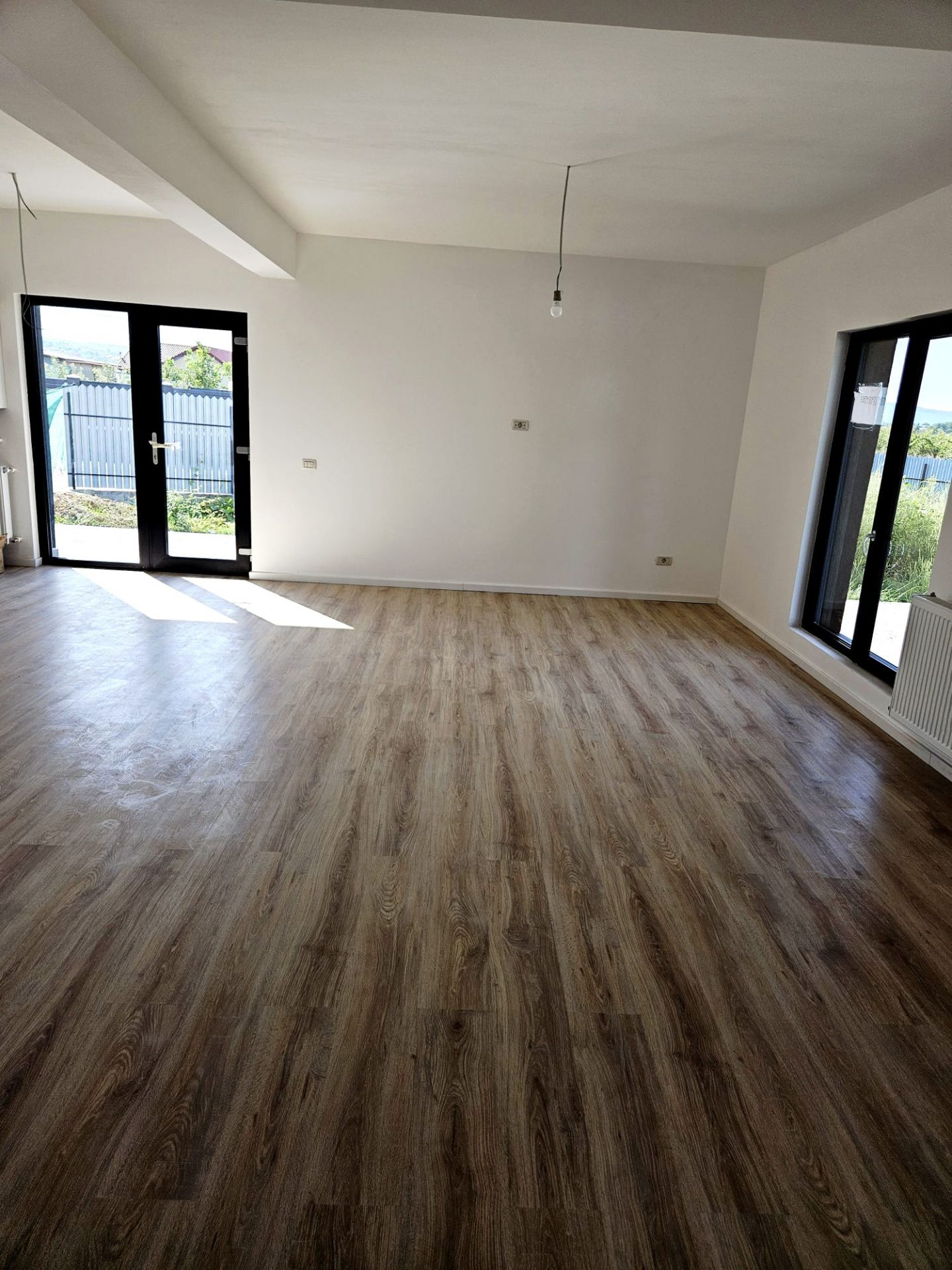 Casă VIȘAN, 3 camere decomandat 74 mp utili, teren 430 mp + parcare — fotografia 7