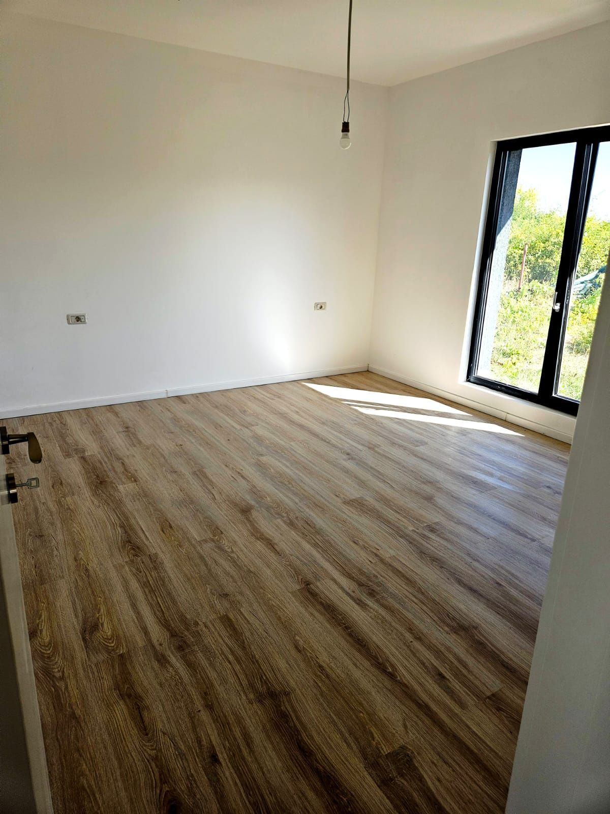 Casă VIȘAN, 3 camere decomandat 74 mp utili, teren 430 mp + parcare — fotografia 9