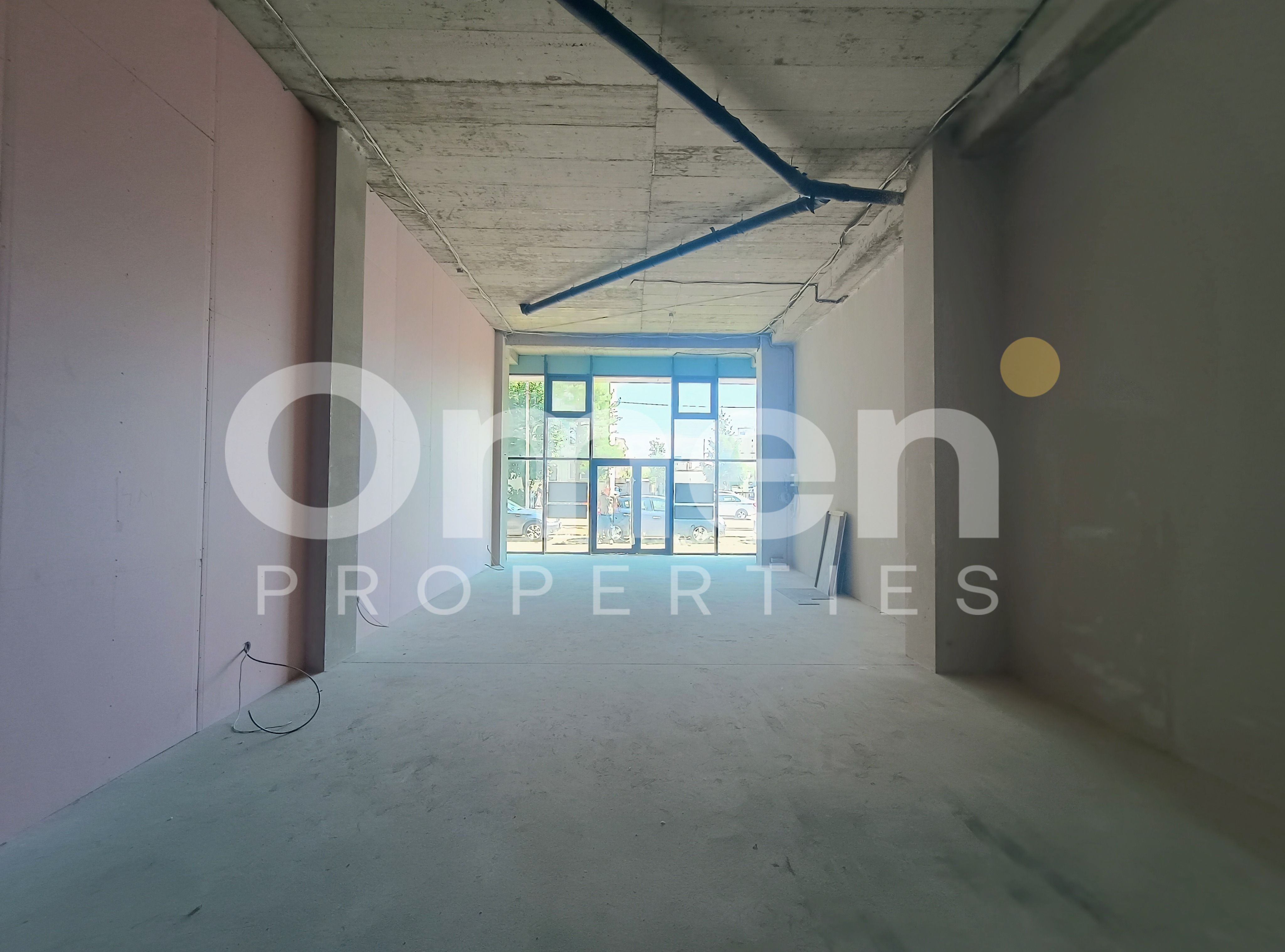 Spațiu comercial 80 mp – Open-space | Acces secundar pentru marfă