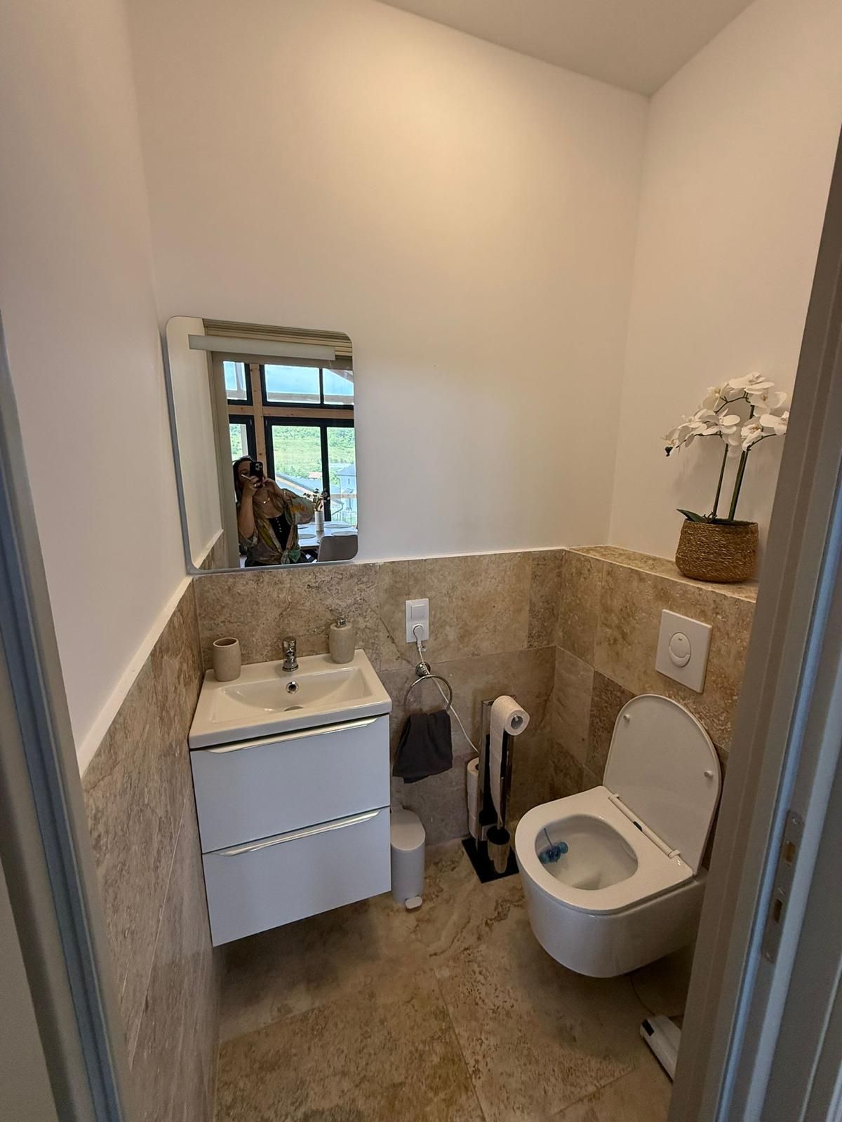 Casa 4 camere,2bai, 700 mp teren,mobilată si utilată — fotografia 6