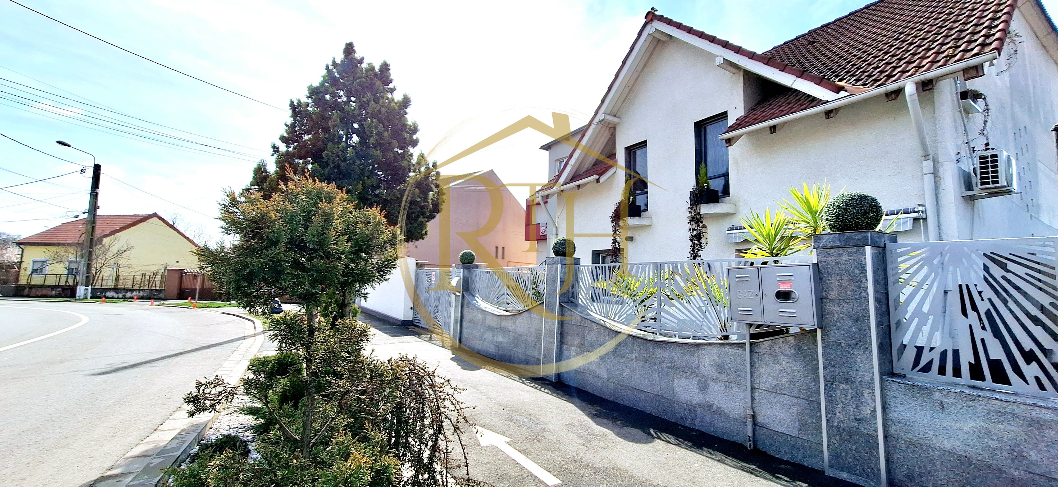0% Comision Oferim spre vanzare, proprietate deosebita, 7 camere, zona Modern — fotografia 3