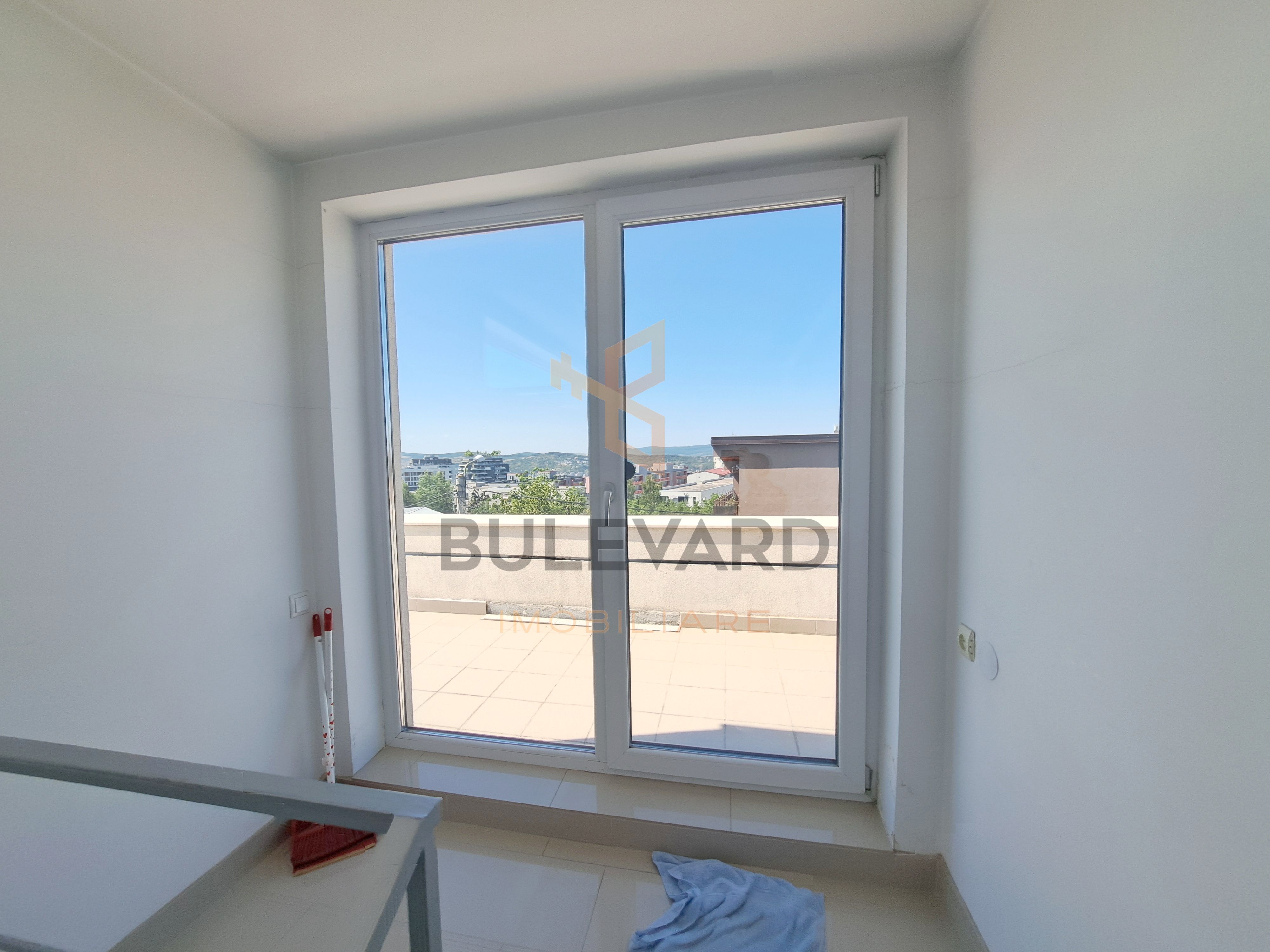 Casa tip dulplex 120 mp + 80 mp terase + garaj, zona Liceu Waldorf — fotografia 19