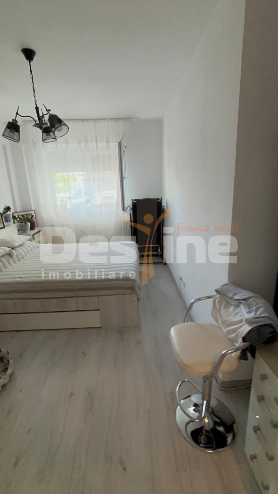 APARTAMENT 2 CAMERE DECOMANDAT RENOVAT +CURTE DE 80 M — fotografia 11