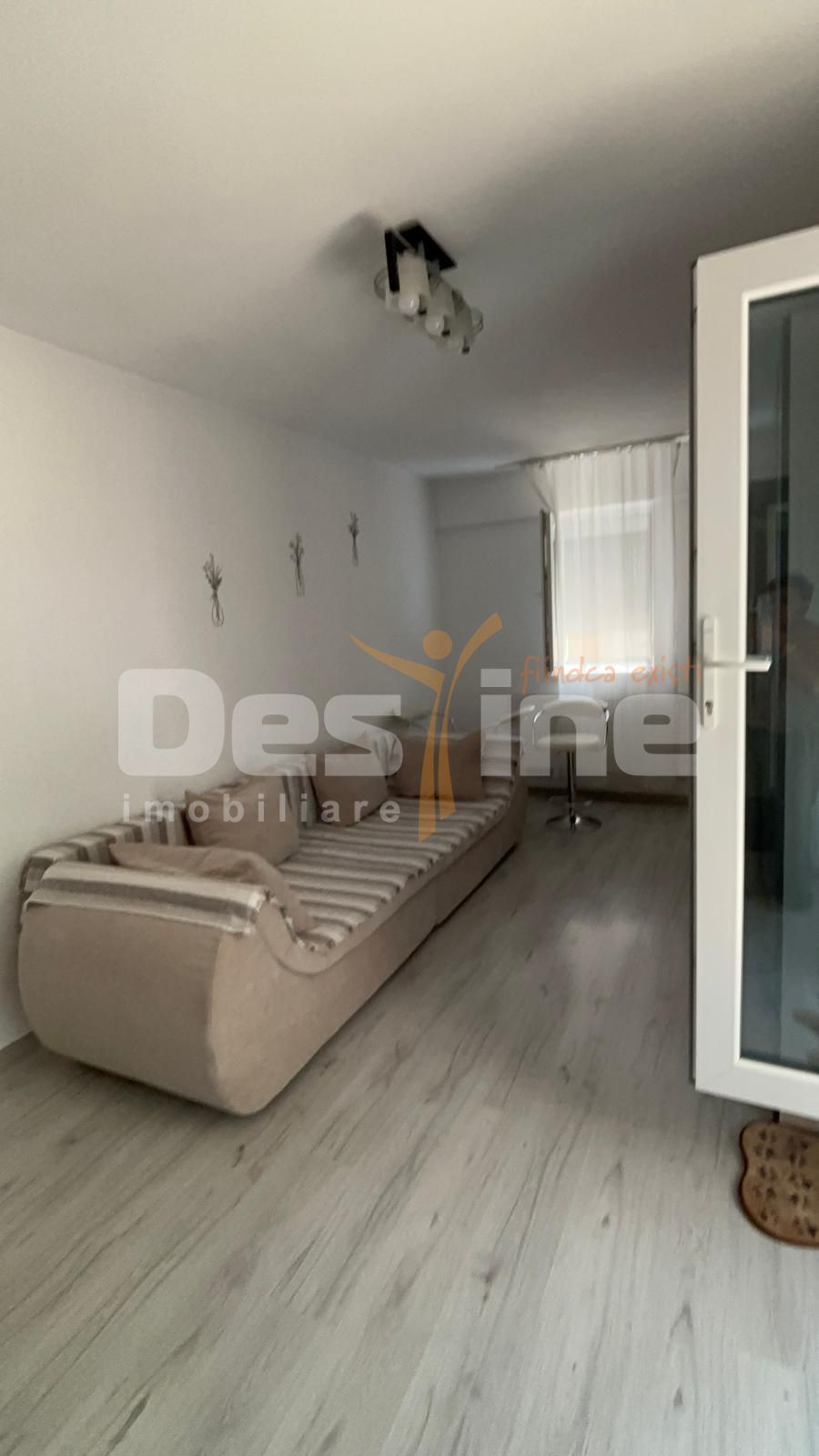 APARTAMENT 2 CAMERE DECOMANDAT RENOVAT +CURTE DE 80 M — fotografia 13
