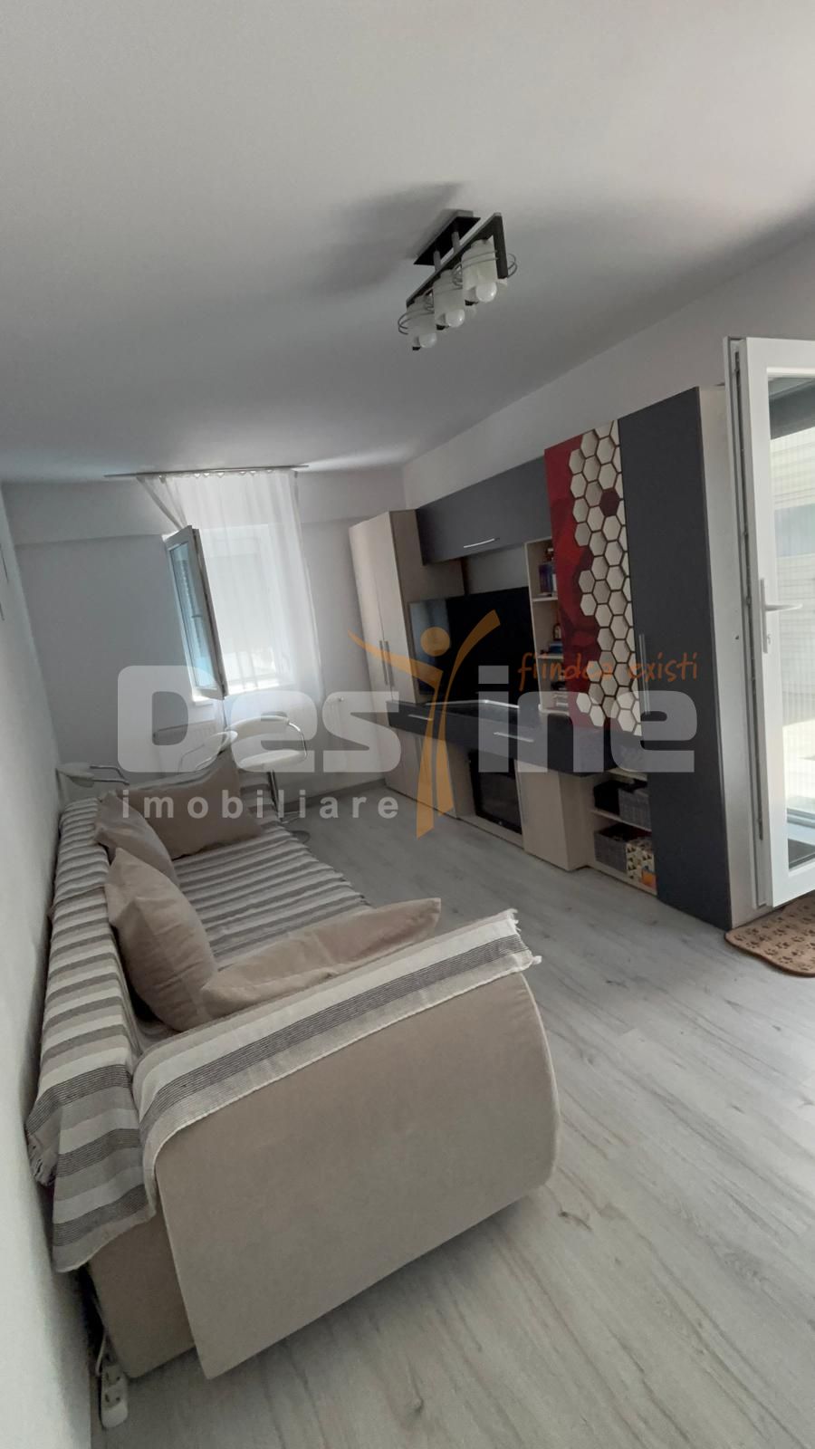 APARTAMENT 2 CAMERE DECOMANDAT RENOVAT +CURTE DE 80 M — fotografia 8