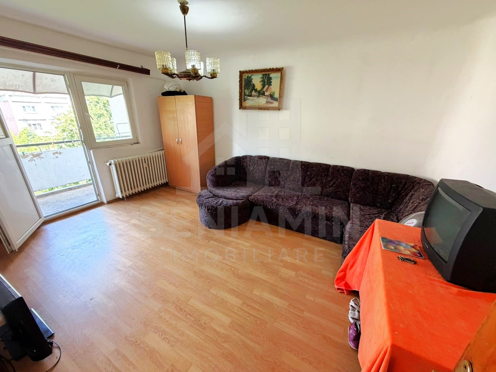 Apartament 4 camere decomandat - Spitalul Judetean - 80mp -1983